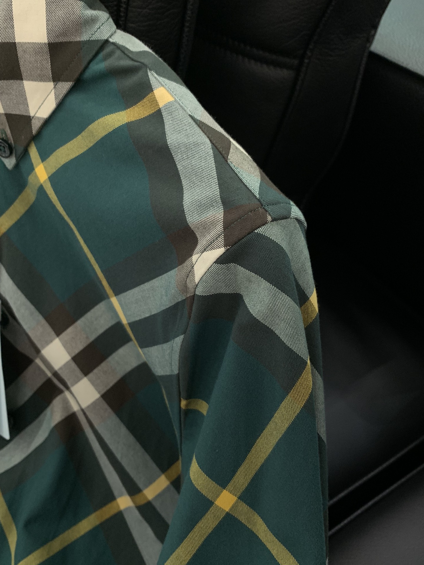 ，Burberry 巴宝莉，2025春夏最新品，专柜同步有售，原单狠货，时尚休闲长袖翻领衬衫，进口原版面