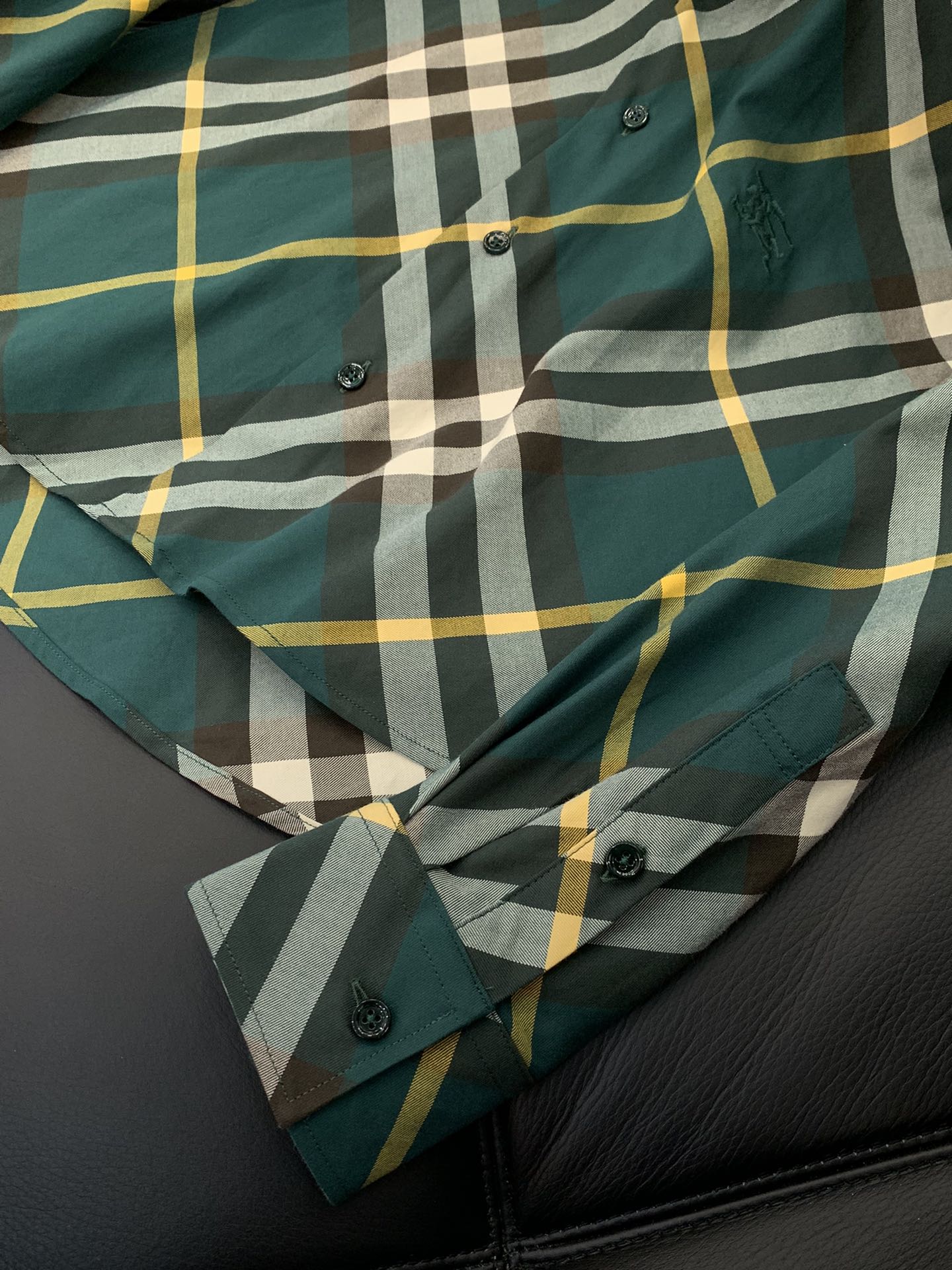 ，Burberry 巴宝莉，2025春夏最新品，专柜同步有售，原单狠货，时尚休闲长袖翻领衬衫，进口原版面