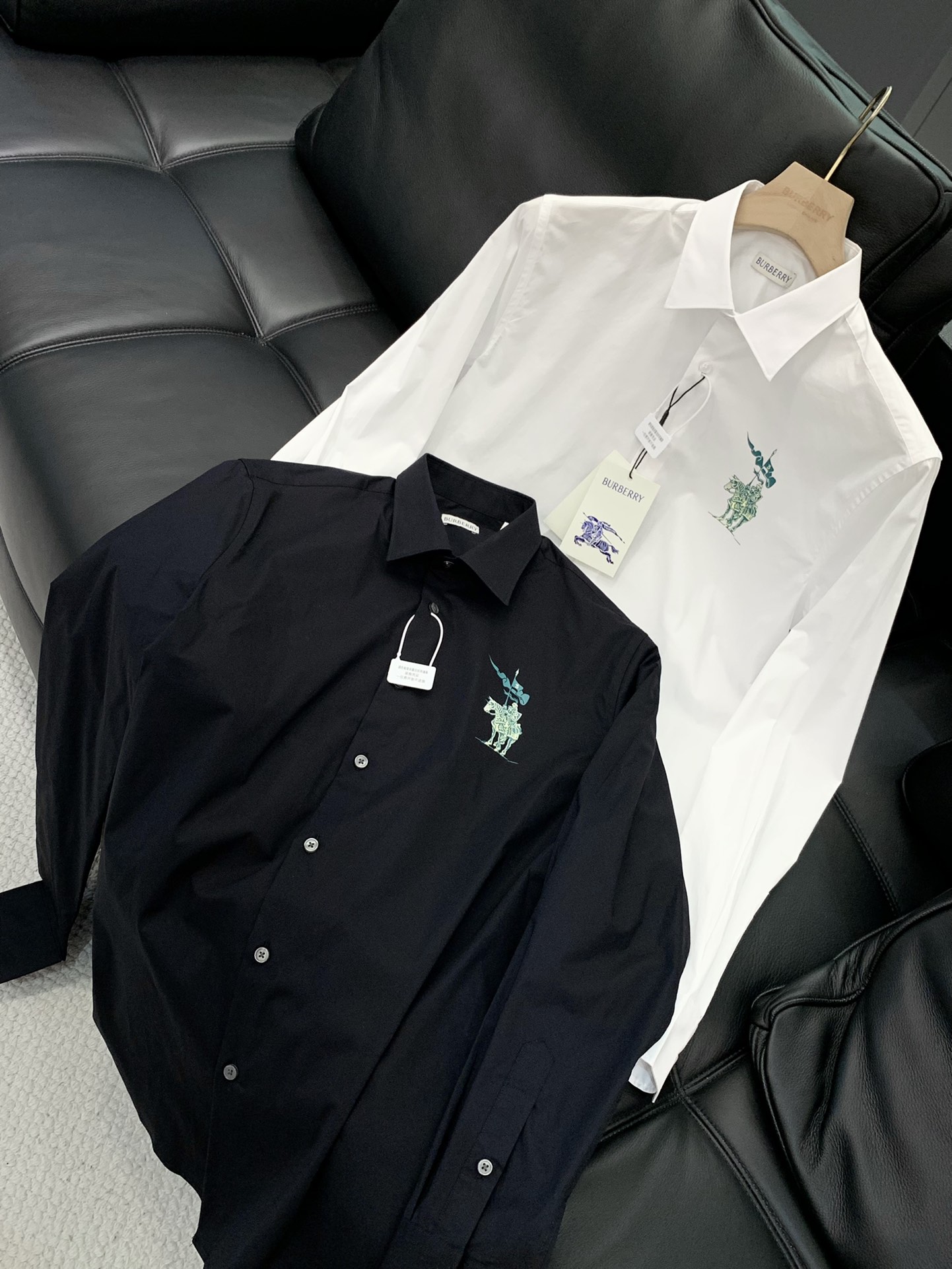 ，Burberry 巴宝莉，2025春夏最新品，专柜同步有售，原单狠货，时尚休闲长袖翻领衬衫，进口原版面