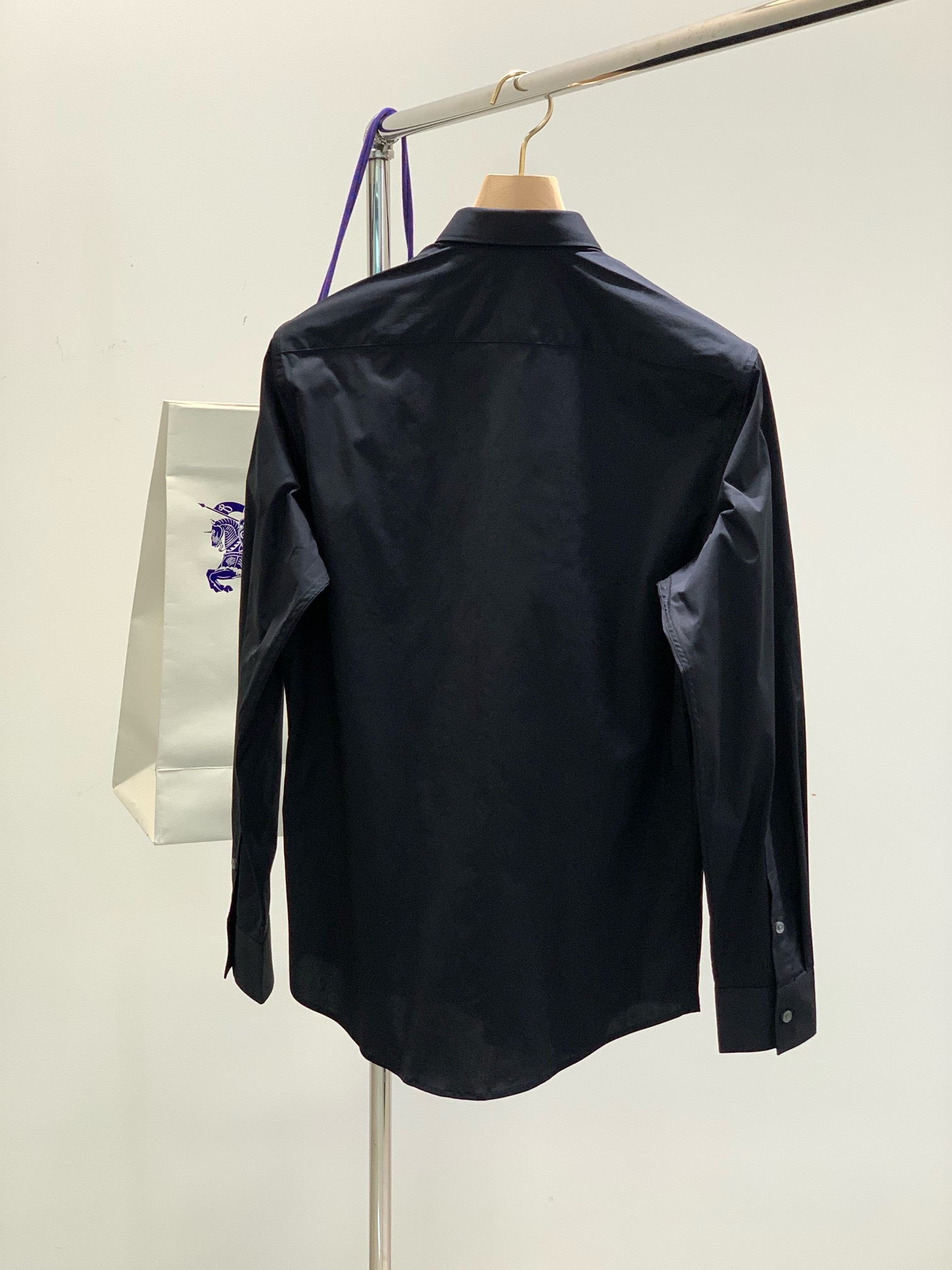 ，Burberry 巴宝莉，2025春夏最新品，专柜同步有售，原单狠货，时尚休闲长袖翻领衬衫，进口原版面