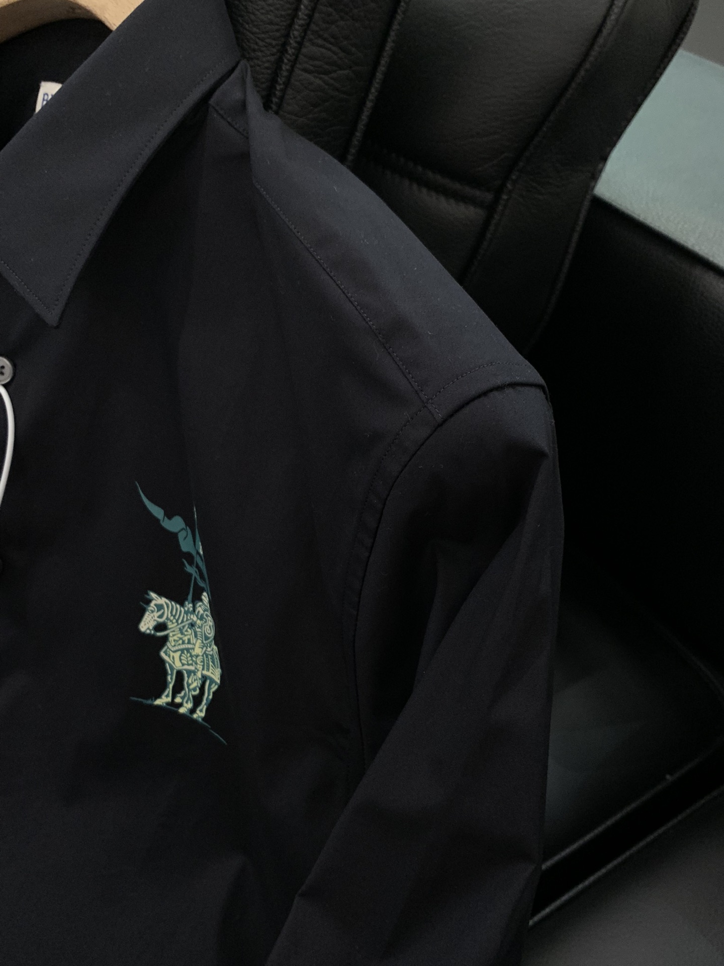 ，Burberry 巴宝莉，2025春夏最新品，专柜同步有售，原单狠货，时尚休闲长袖翻领衬衫，进口原版面