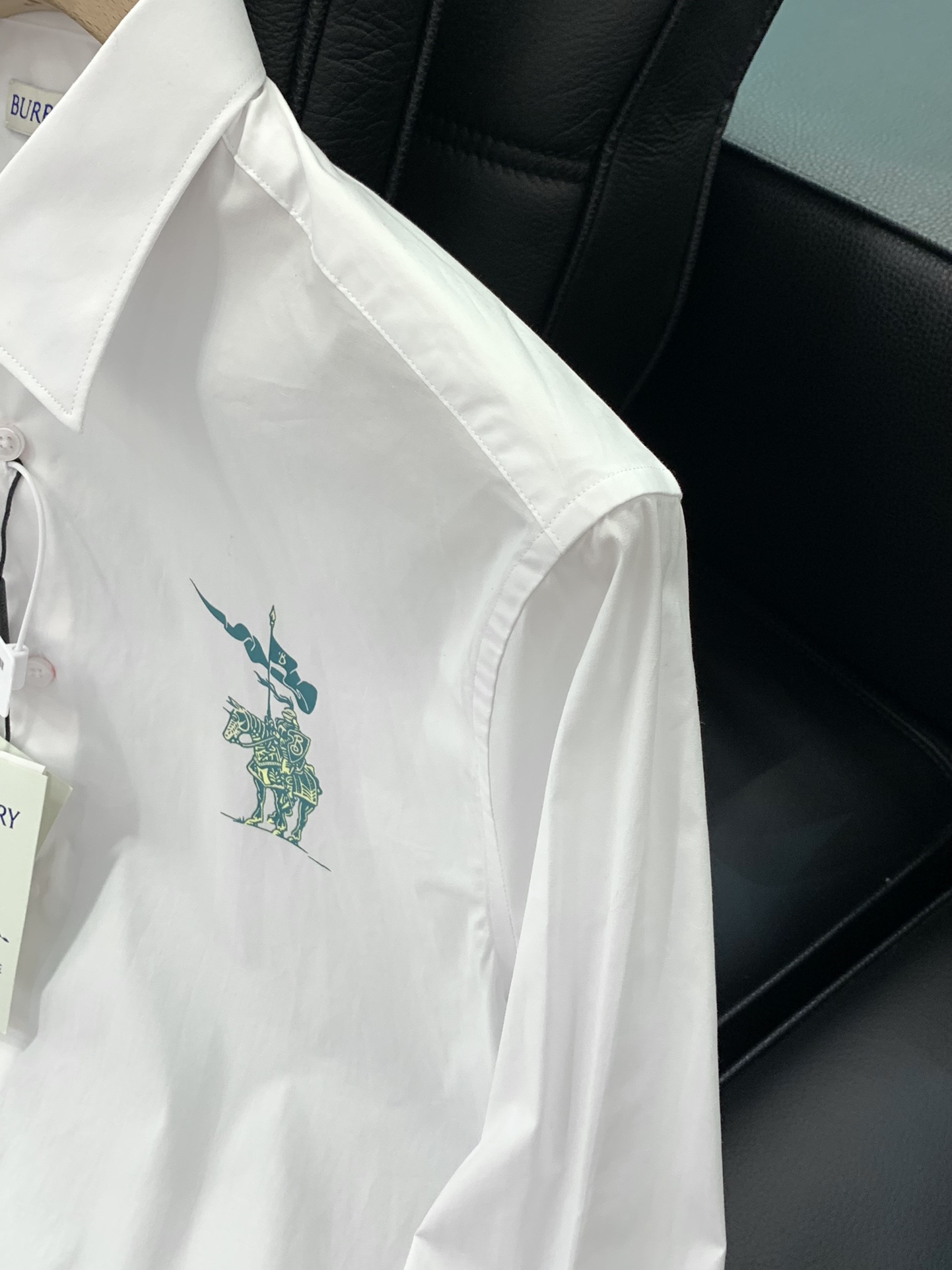 ，Burberry 巴宝莉，2025春夏最新品，专柜同步有售，原单狠货，时尚休闲长袖翻领衬衫，进口原版面
