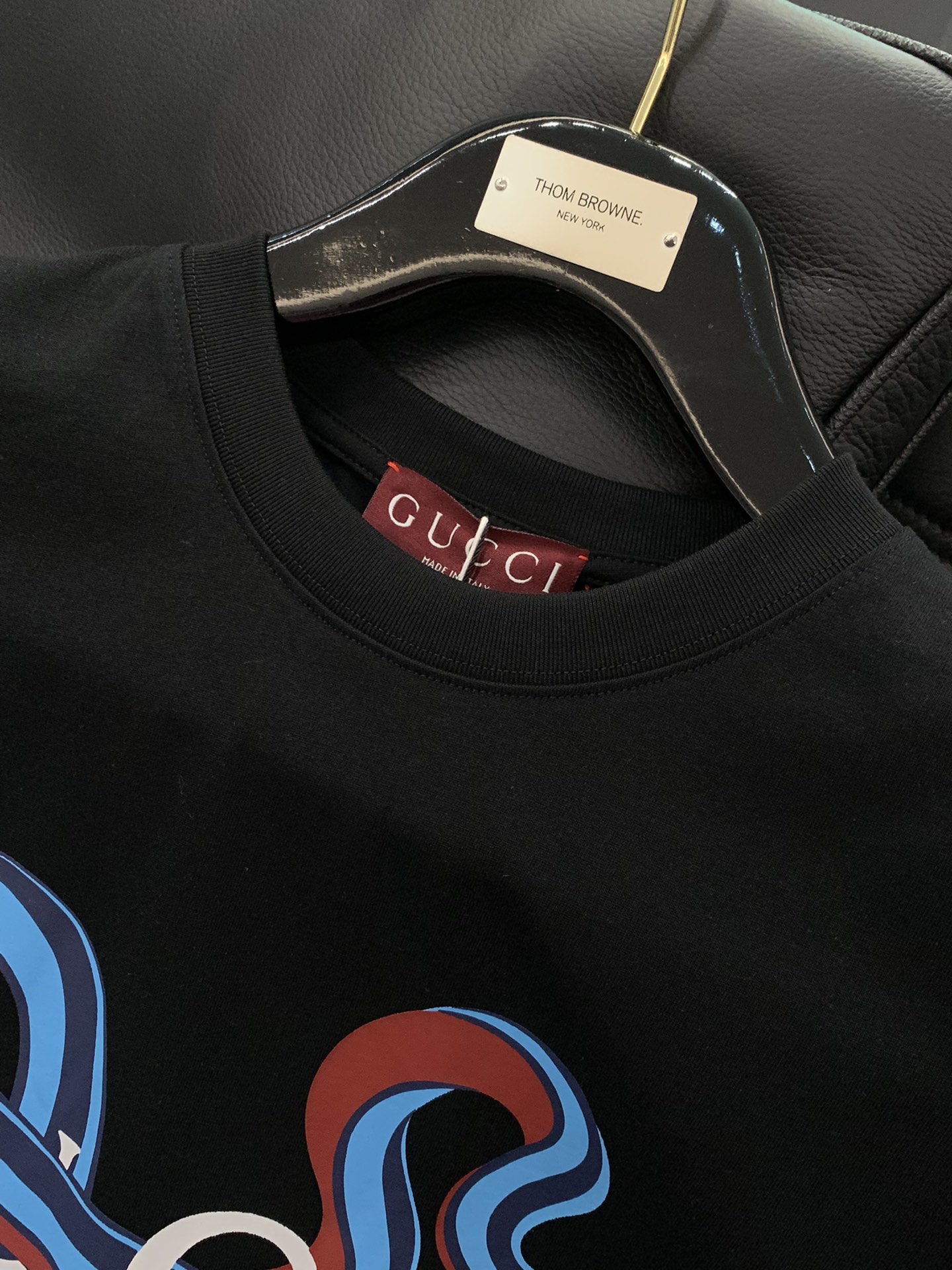 ，Gucci 古驰，2025春夏最新款，专柜同步有售，原单狠货，时尚休闲圆领短袖T恤，上身很有特点！吸睛