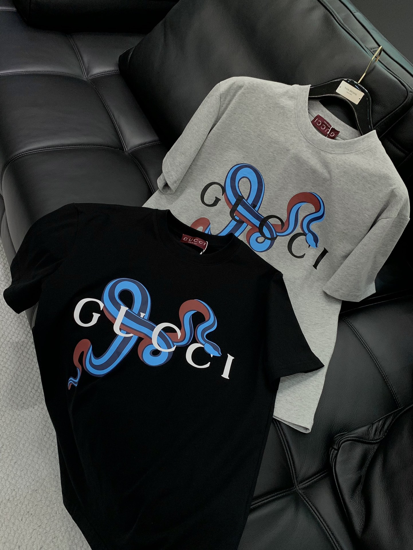 ，Gucci 古驰，2025春夏最新款，专柜同步有售，原单狠货，时尚休闲圆领短袖T恤，上身很有特点！吸睛