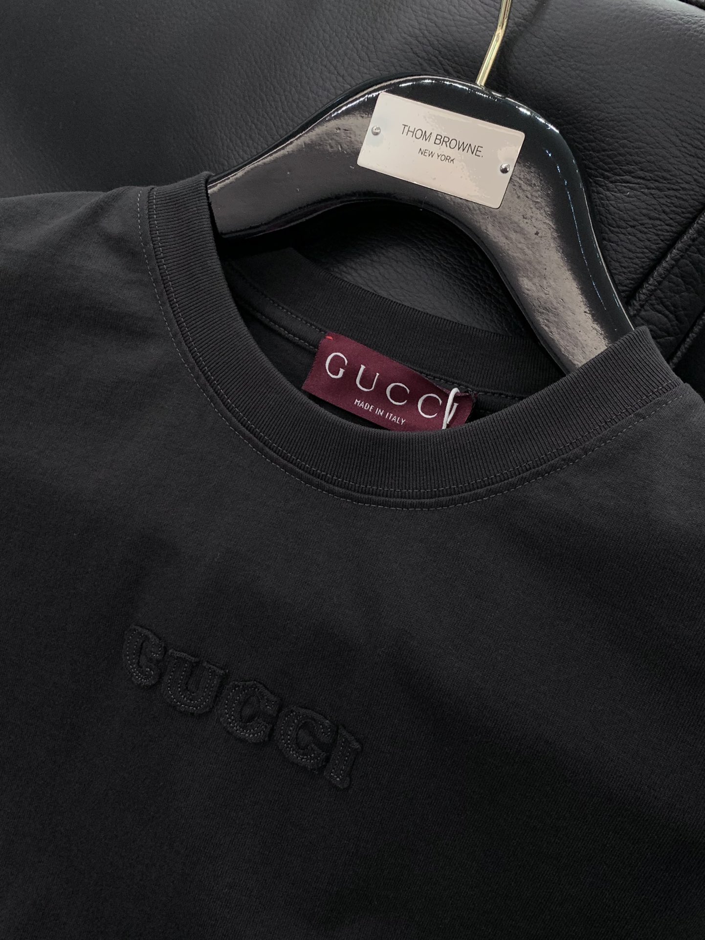 ，Gucci 古驰，2025春夏最新款，专柜同步有售，原单狠货，时尚休闲圆领短袖T恤，上身很有特点！吸睛
