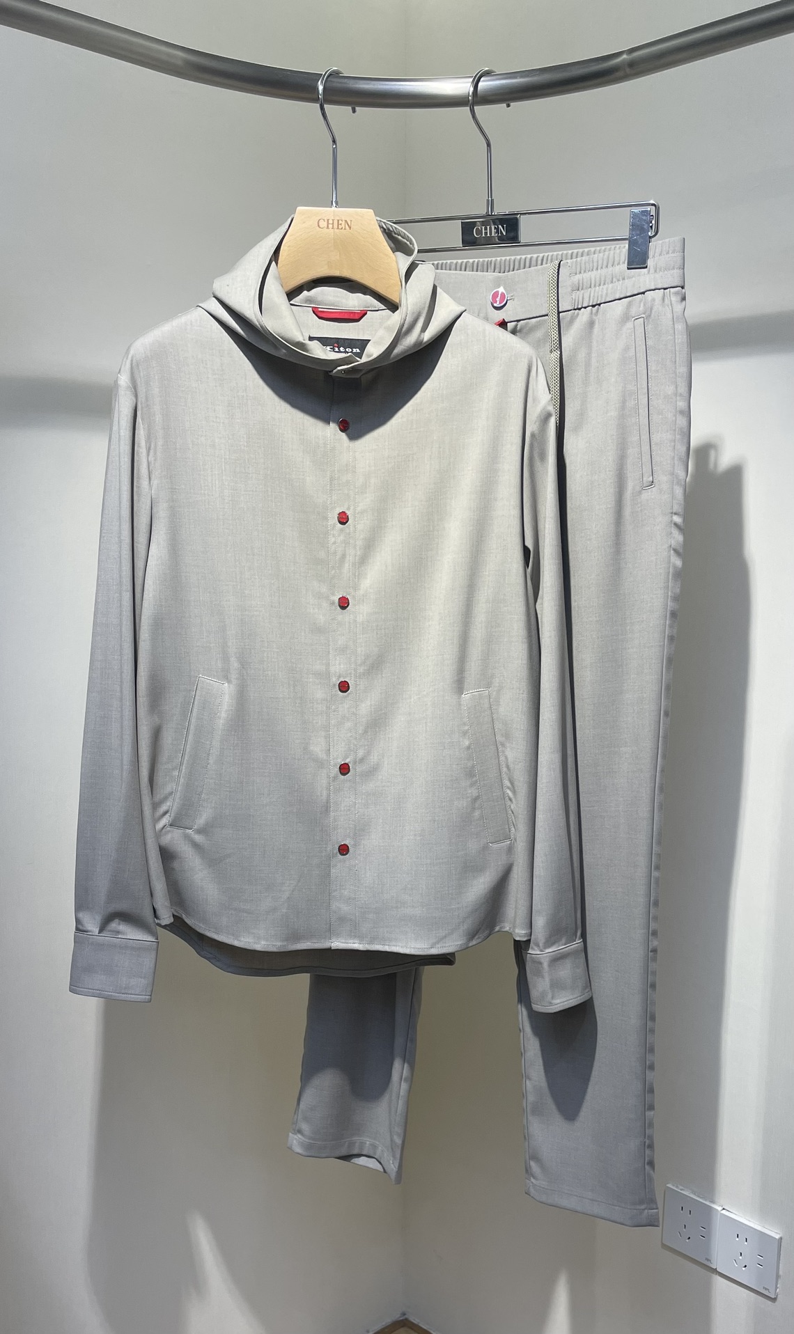 NO:414019,New product suit tops P disassembled and sold 2025New New·New assignment set Color blue gray pink apricot code number 46-54,,alexander wang19860909新品套装上衣裤P拆卖 2025New New·新作业 套装 颜色 蓝 灰 粉 杏 码数 46-54,,alexander wang,Men's clothing