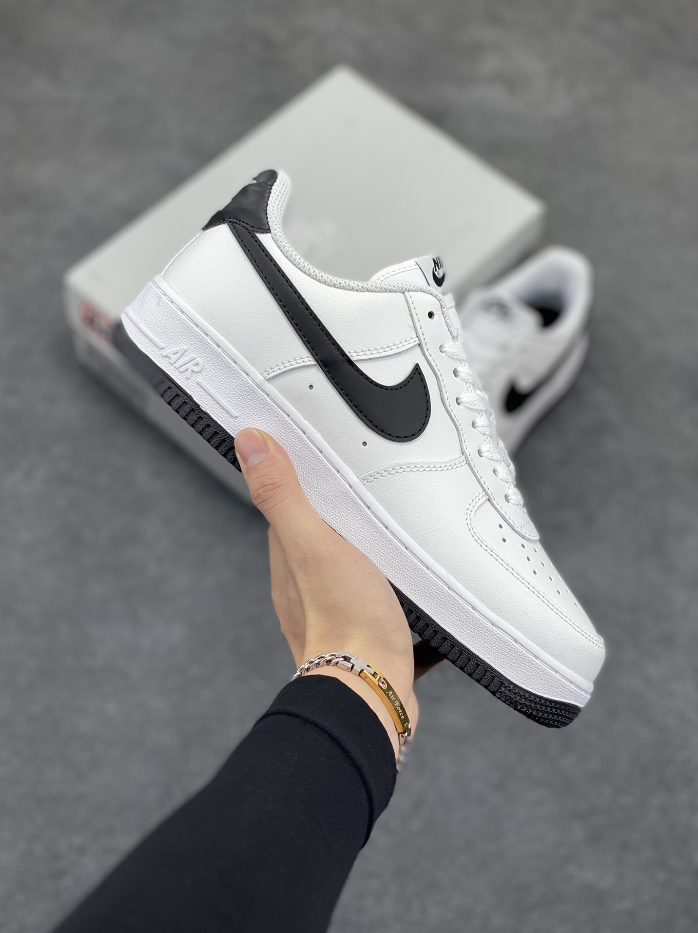 福利特价 Nk Air Force 1\’07 Low 白黑 空军一号低帮休闲板鞋 原楦头原纸板 打造纯正空军版型#专注外贸渠道 全掌内置蜂窝气垫 #原盒配件 原厂中底钢印、拉帮完美 货号:CJ0952-100 尺码:36 36.5 37.5 38 38.5 39 40 40.5 41 42 42.5 43 44 44.5 45-选品中心