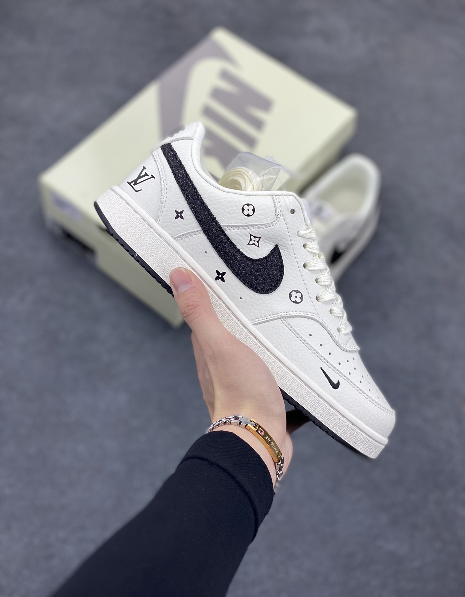 海外爆款 ZP订单 NIKE EBERNON Low prm 小空军低帮百搭透气休闲运动板鞋 独家头层版本 原数据独家私模大底 纯正版型 清洁度完美 货号:FD5188-125 尺码:36 36.5 37.5 38 38.5 39 40 40.5 41 42 42.5 43 44 44.5 45-选品中心