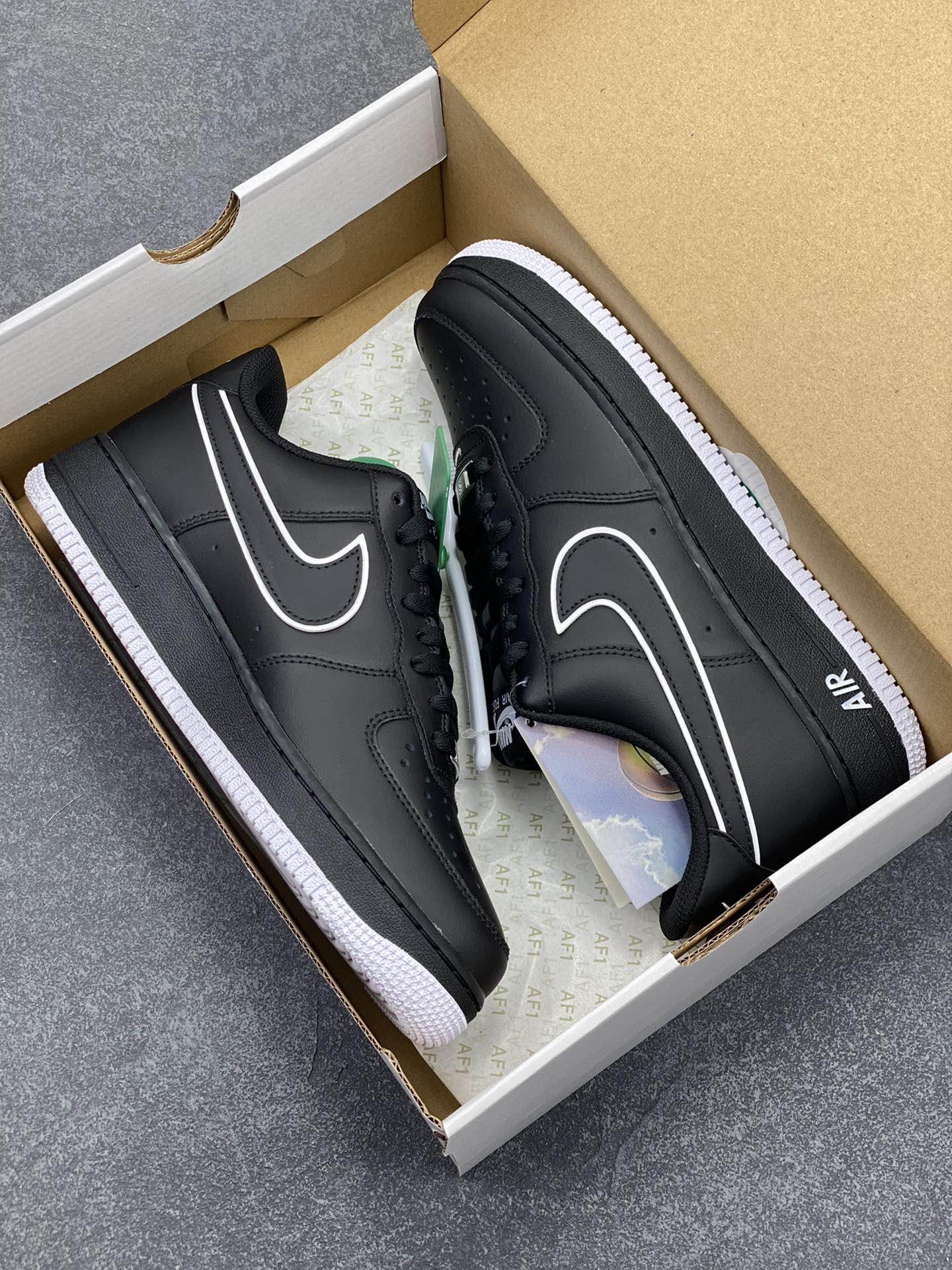 图片[9]-HY版本💯 Nike Air Force 1’07 Low\”Black/White/Overlay Swoosh\”空军一号系列经典低帮百搭休闲运动板鞋“皮革黑白叠钩” 原装级别 原楦头原纸板 打造纯正空军版型专注外贸渠道 全掌内置蜂窝气垫 原盒配件 原厂中底钢印、拉帮完美 货号：DV0788-002 尺码：36 36.5 37.5 38 38.5 39 40 40.5 41 42 42.5 43 44 44.5 45 46-选品中心