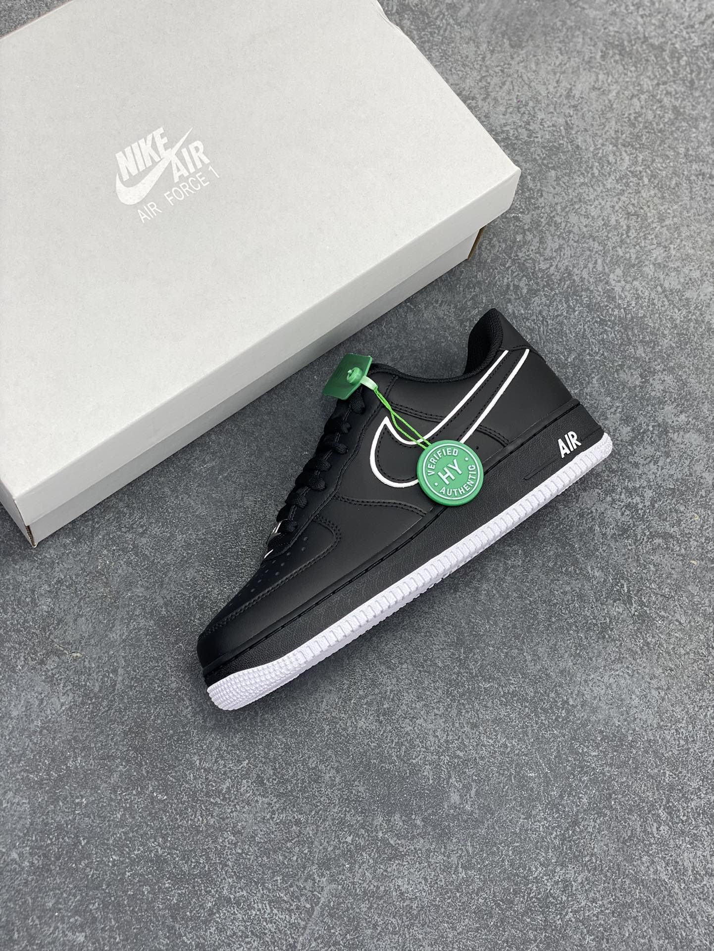 图片[7]-HY版本💯 Nike Air Force 1’07 Low\”Black/White/Overlay Swoosh\”空军一号系列经典低帮百搭休闲运动板鞋“皮革黑白叠钩” 原装级别 原楦头原纸板 打造纯正空军版型专注外贸渠道 全掌内置蜂窝气垫 原盒配件 原厂中底钢印、拉帮完美 货号：DV0788-002 尺码：36 36.5 37.5 38 38.5 39 40 40.5 41 42 42.5 43 44 44.5 45 46-选品中心
