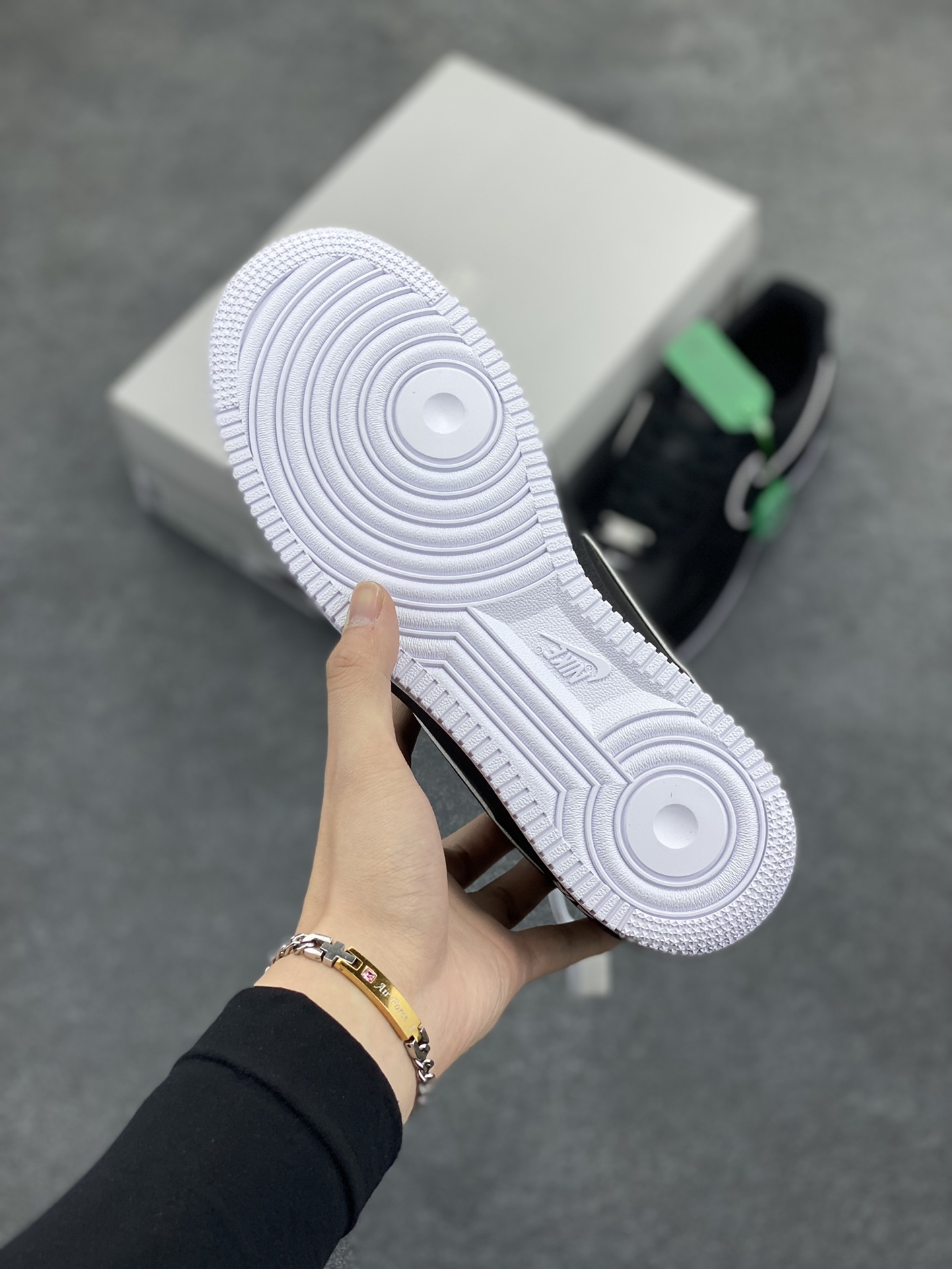 图片[5]-HY版本💯 Nike Air Force 1’07 Low\”Black/White/Overlay Swoosh\”空军一号系列经典低帮百搭休闲运动板鞋“皮革黑白叠钩” 原装级别 原楦头原纸板 打造纯正空军版型专注外贸渠道 全掌内置蜂窝气垫 原盒配件 原厂中底钢印、拉帮完美 货号：DV0788-002 尺码：36 36.5 37.5 38 38.5 39 40 40.5 41 42 42.5 43 44 44.5 45 46-选品中心