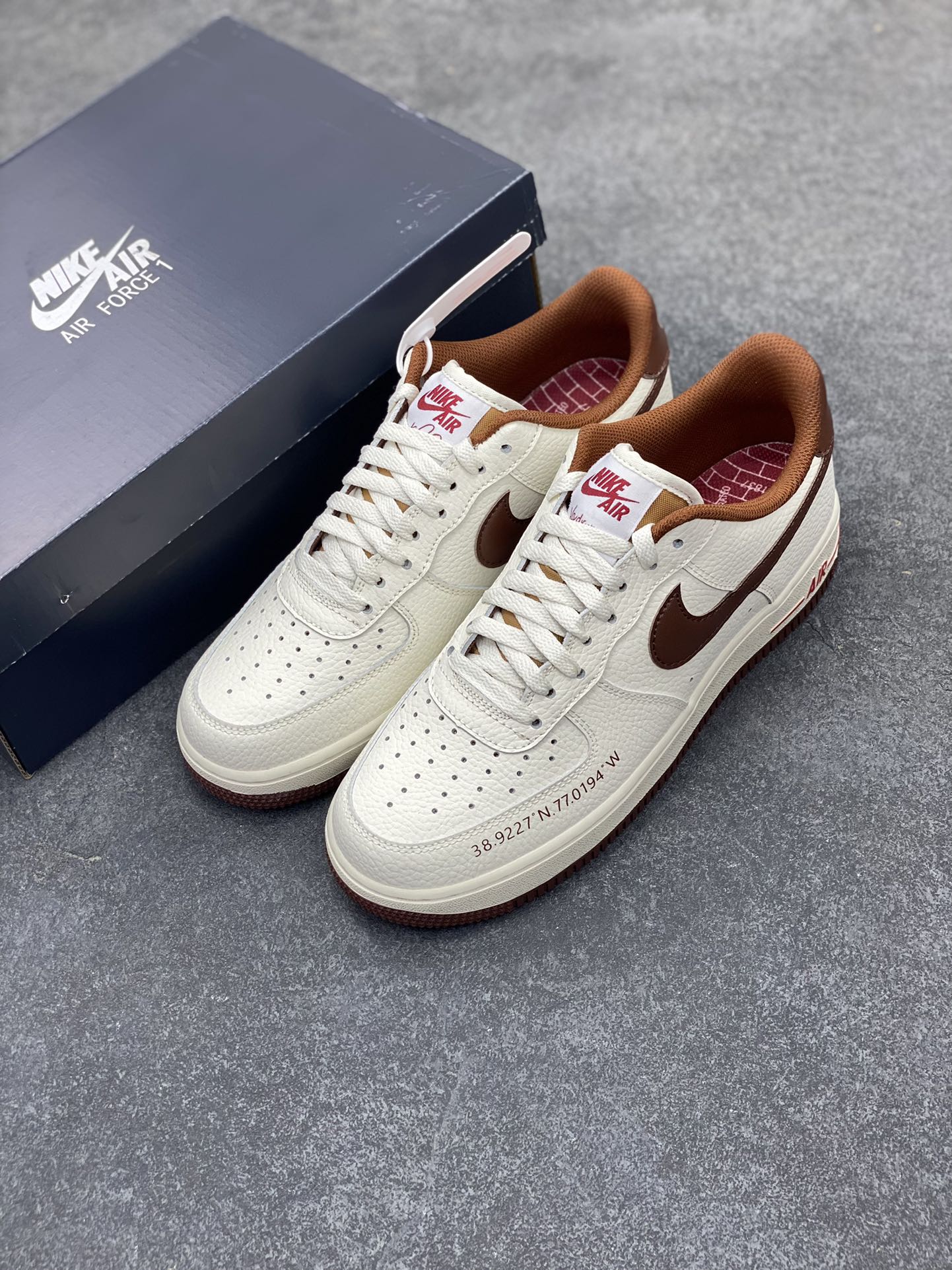 图片[8]-Nk Air Force 1\’07 Low 米棕 空军一号低帮休闲板鞋 原楦头原纸板 打造纯正空军版型#专注外贸渠道 全掌内置蜂窝气垫 #原盒配件 原厂中底钢印、拉帮完美 货号：HQ7027-100 尺码：35.5 36 36.5 37.5 38 38.5 39 40 40.5 41 42 42.5 43 44 44.5 45-选品中心