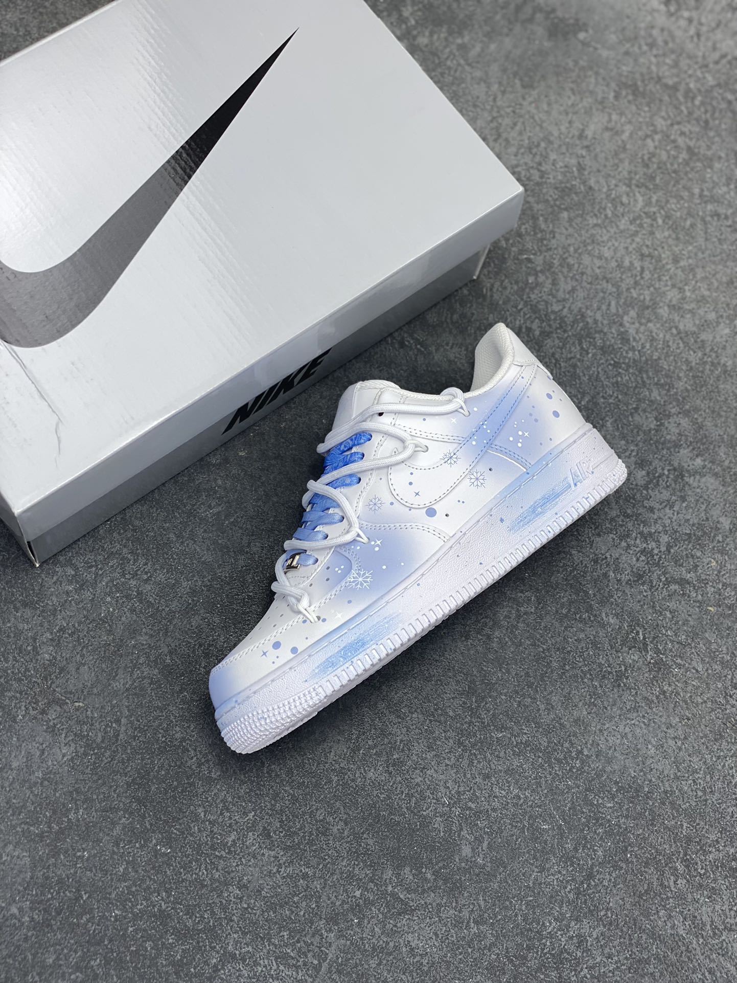 图片[7]-Nike Air Force 1 Low’07 雪花扎染 空军一号绑带低帮休闲板鞋 定制皮料 原厂3D打印 定制鞋盒 原楦原纸板 纯正空军版型 内置全掌气垫 货号：ZH0316-057 尺码：36 36.5 37.5 38 38.5 39 40 40.5 41 42 42.5 43 44 44.5 45-选品中心