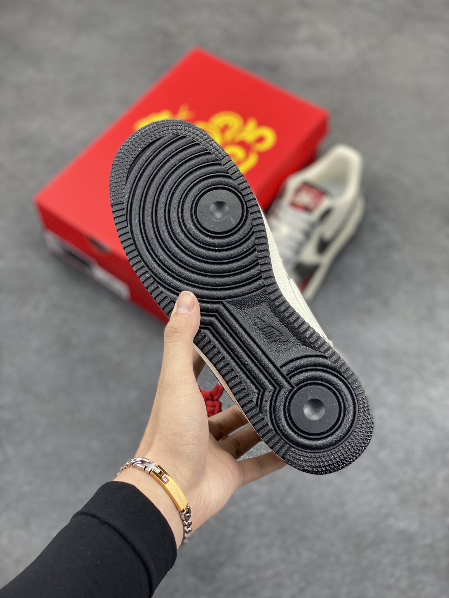 图片[5]-NIke Air Force 1 \’07 Low “北面联名蛇年限定——银蛇”空军一号 低帮 运动鞋 休闲鞋 折边针车 工艺难度大 原楦头原纸板 原装鞋盒 定制五金配件 内置全掌气垫 原厂鞋底 货号：CH6336-521 尺码：36 36.5 37.5 38 38.5 39 40 40.5 41 42 42.5 43 44 44.5 45-选品中心