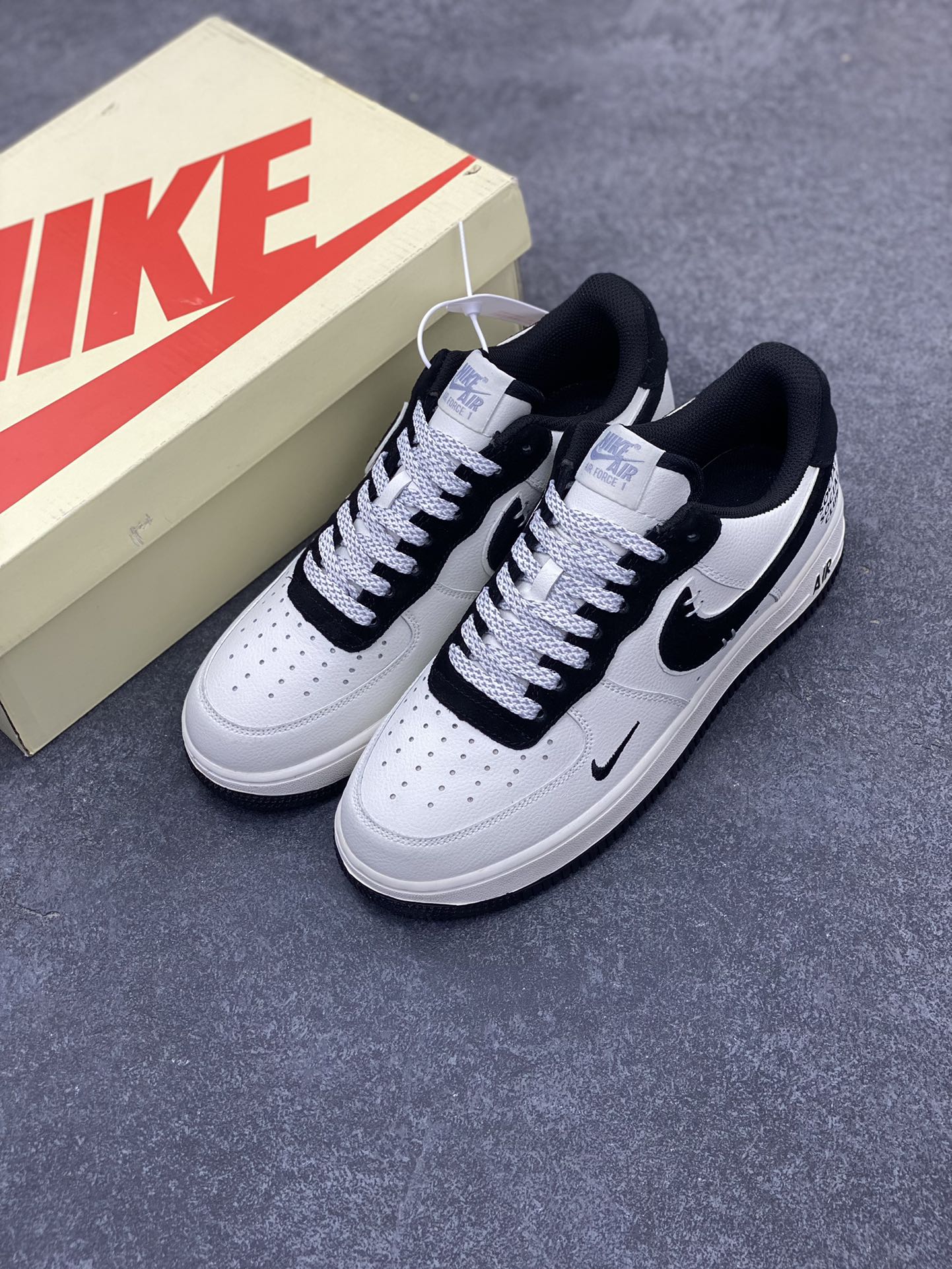 图片[8]-NIKE Air Force1 L .0w X Anti Social Social Club (ASSC) 联名空军一号板鞋 美式街头潮牌Anti Social Social Club正式NIKEAirForce1合作联名原楦头原纸板打造纯正低帮空军版型原盒配件拉帮完美大厂纯原品质出货清洁度电绣工艺皮料切割干净无任何毛边细节完美 货号：SL-987633 尺码：36 36.5 37.5 38 38.5 39 40 40.5 41 42 42.5 43 44 44.5 45-选品中心