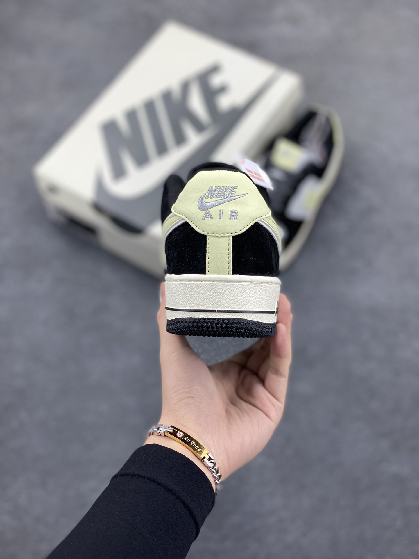 图片[4]-Nike Air Force 1 Low ’07 奶油熊猫 麂皮空军一号低帮休闲板鞋 原厂麂皮 原楦原纸板 纯正版型 正品NFC感应芯片 高清洁度 内置全掌气垫 货号：DE0023-806 尺码：36 36.5 37.5 38 38.5 39 40 40.5 41 42 42.5 43 44 44.5 45-选品中心