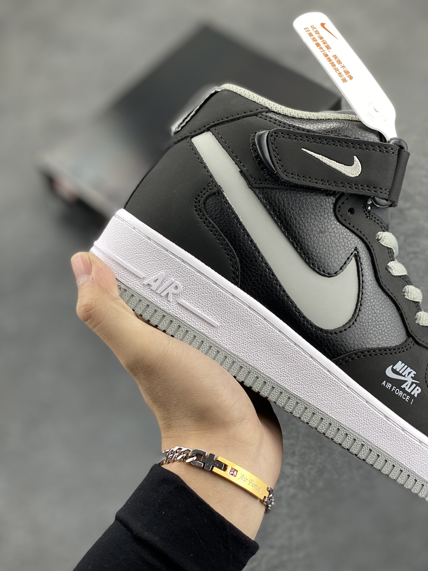 图片[6]-海外限定  Nike Air Force 1 Mid 影子灰配色 空军一号中帮 休闲板鞋 定制皮料 原楦头原纸板 纯正版型 高清洁度 内置全掌气垫 货号：BQ6819-008 尺码：36 36.5 37.5 38 38.5 39 40 40.5 41 42 42.5 43 44 44.5 45-选品中心