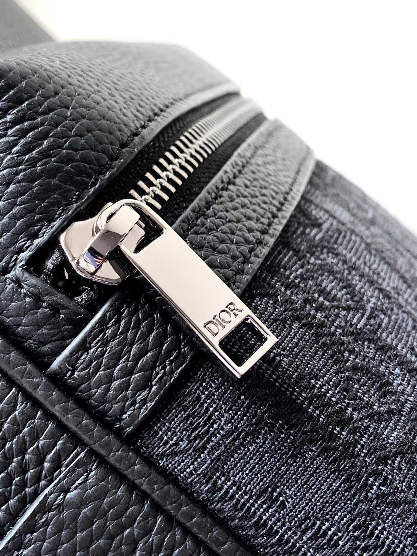 Dior Rider 2.0 Oblique Printed Sling Bag with Adjustable Strap, Black 7 i1736312369 7555 6