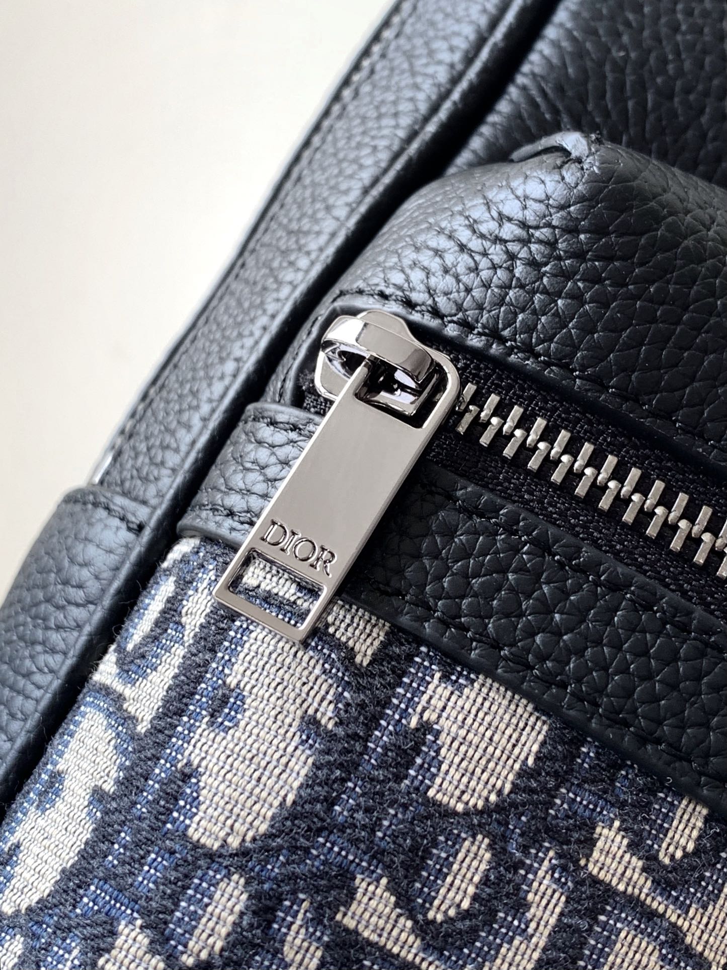 Dior Rider 2.0 Oblique Sling Bag, Beige and Black Calfskin Leather Detail 7 i1736312655 3697 5