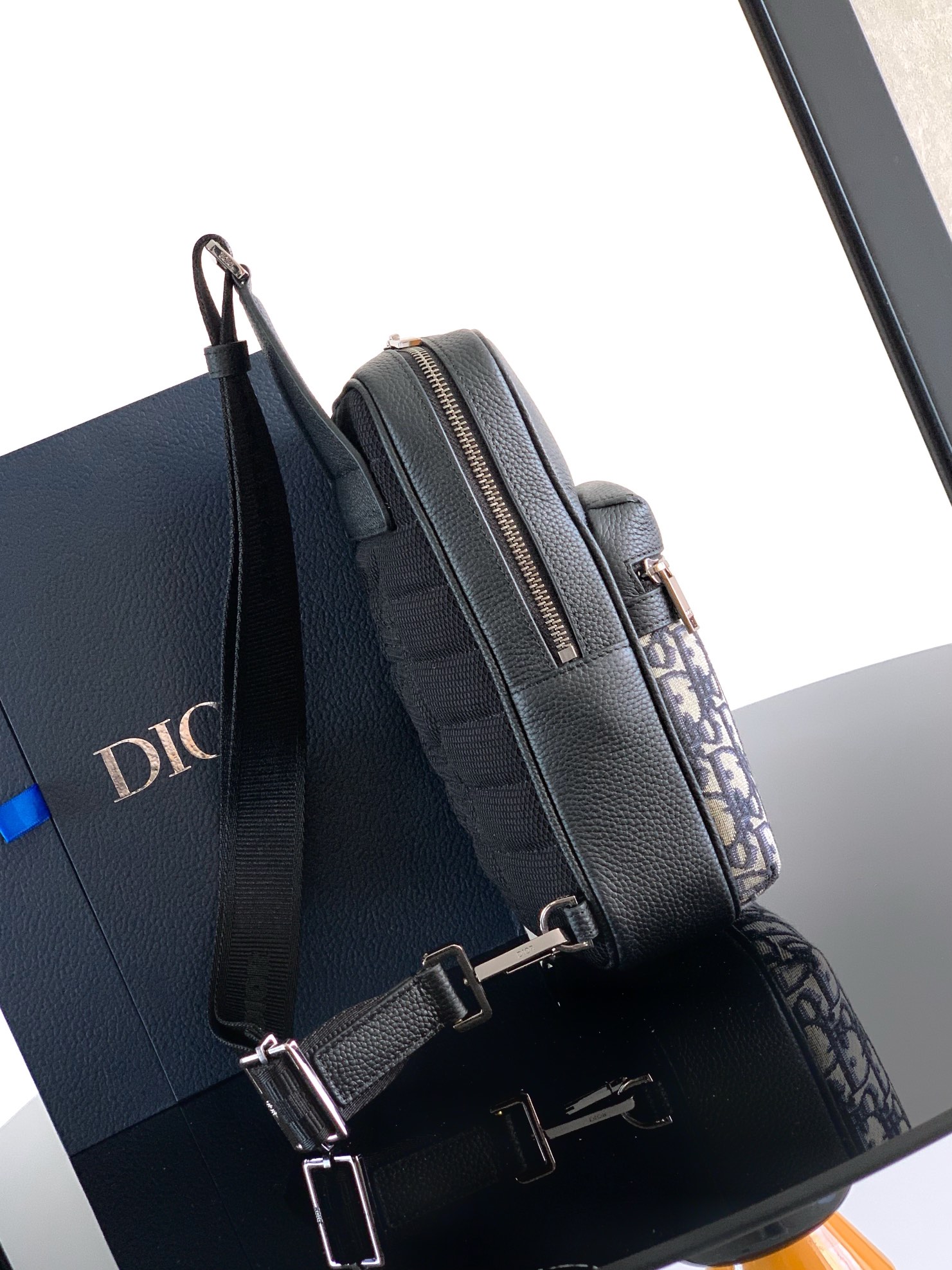 Dior Rider 2.0 Oblique Sling Bag, Beige and Black Calfskin Leather Detail 3 i1736312655 8375 1