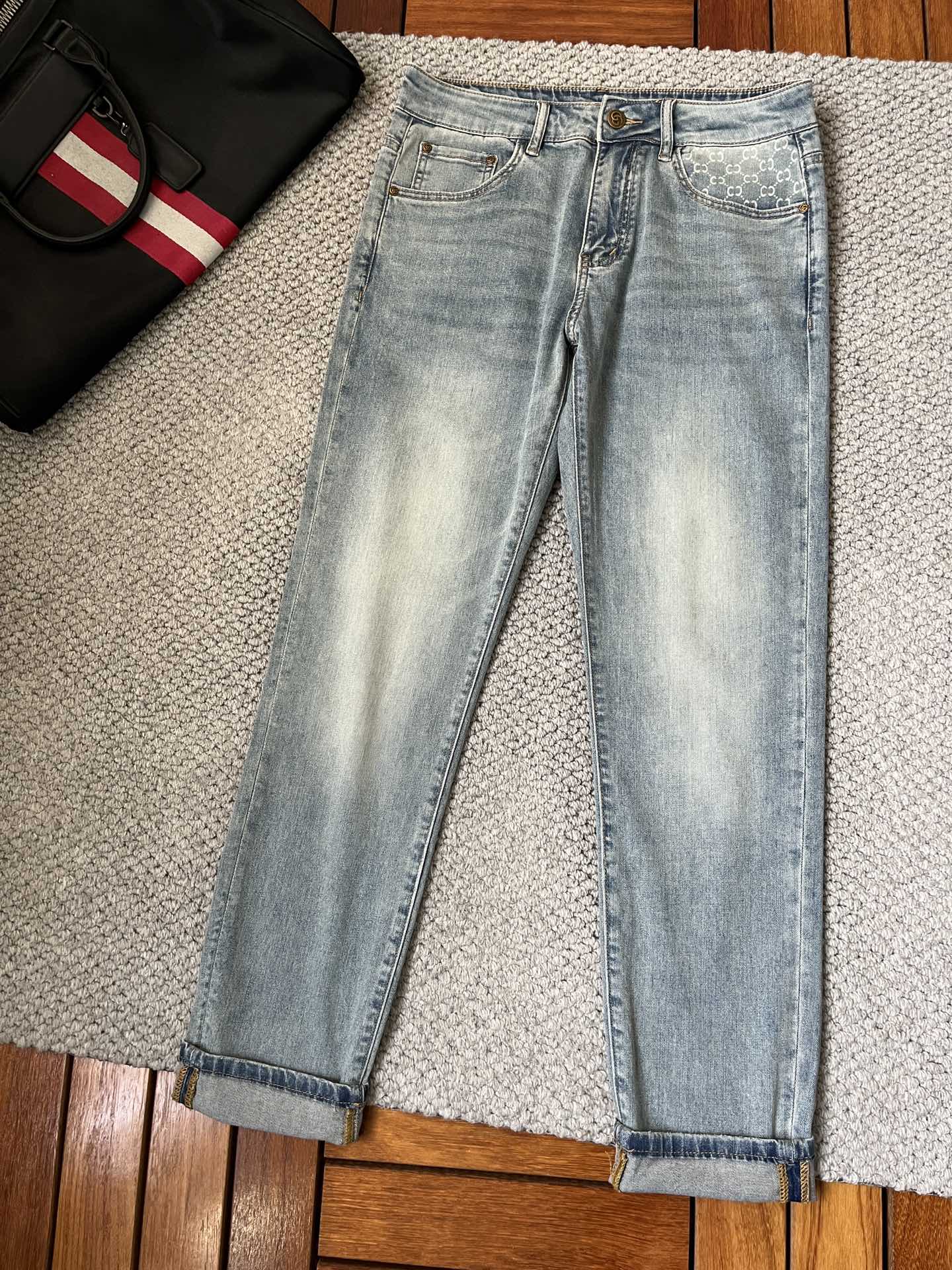 💎 P190 古奇 2025早春🔥🔥新款现货上市，原单爆款牛仔裤👖超级定制款，原版五金，超级重工工艺，版型超赞👍细节做工无可挑剔！款式不挑人，特别高档，好货不等人，看中赶紧下手，尺码：28-38