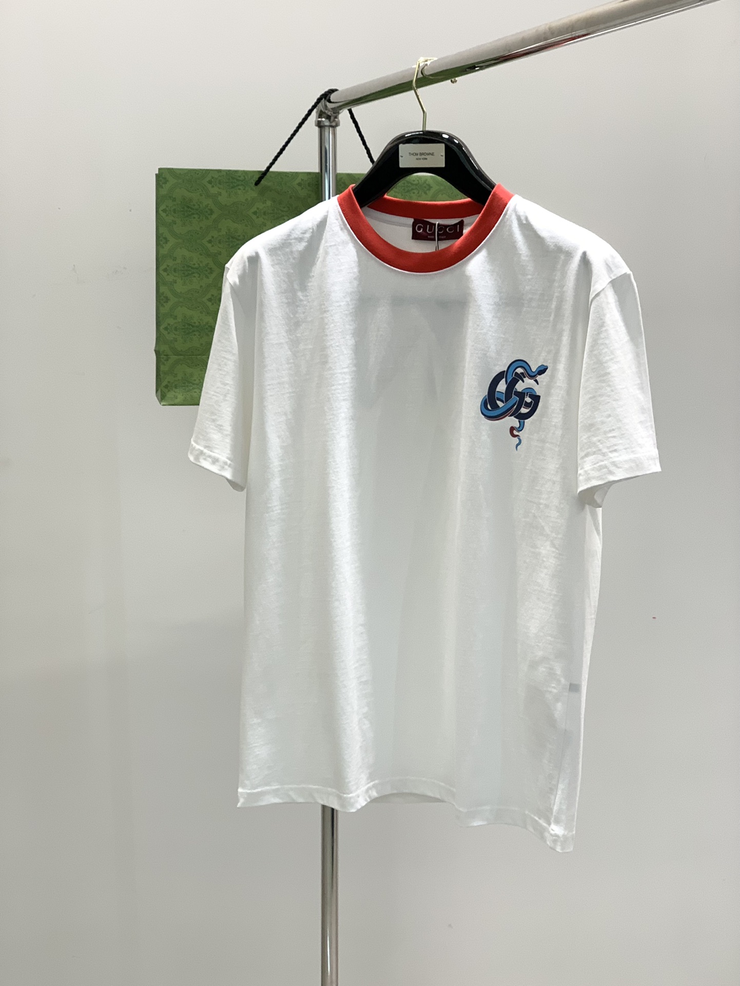 ，，Gucci 古驰，2025春夏最新款，专柜同步有售，原单狠货，时尚休闲圆领短袖T恤，上身很有特点！吸