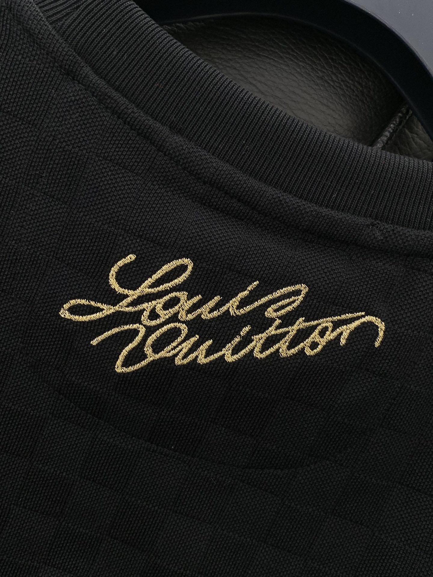 ，，LouisVuitton 路易威登，2025春夏最新款，专柜同步有售，原单狠货，时尚休闲圆领短袖T恤