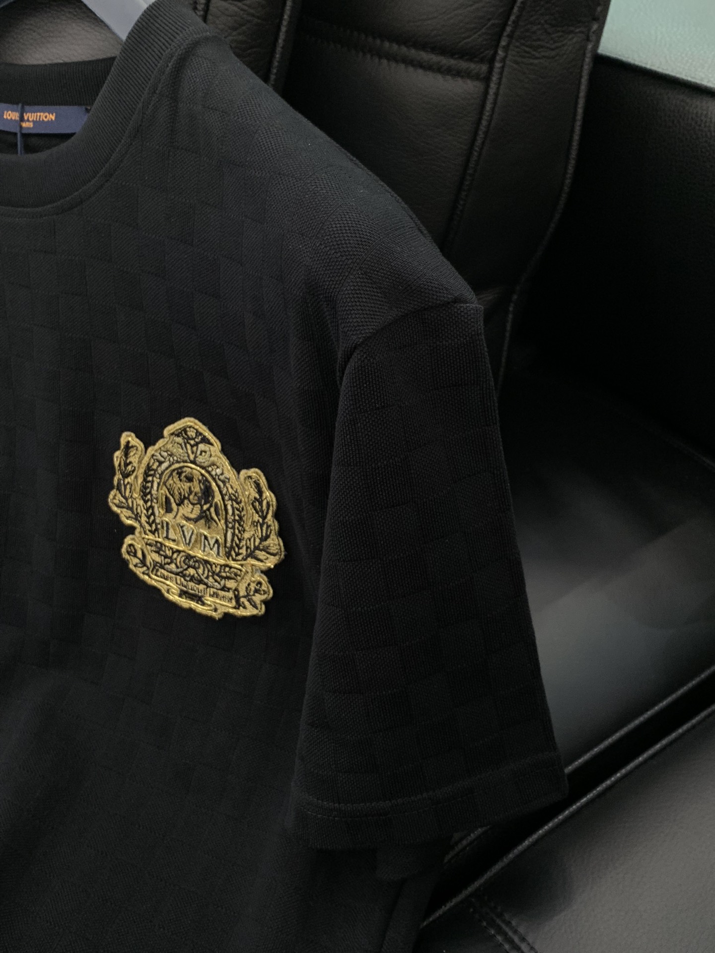 ，，LouisVuitton 路易威登，2025春夏最新款，专柜同步有售，原单狠货，时尚休闲圆领短袖T恤