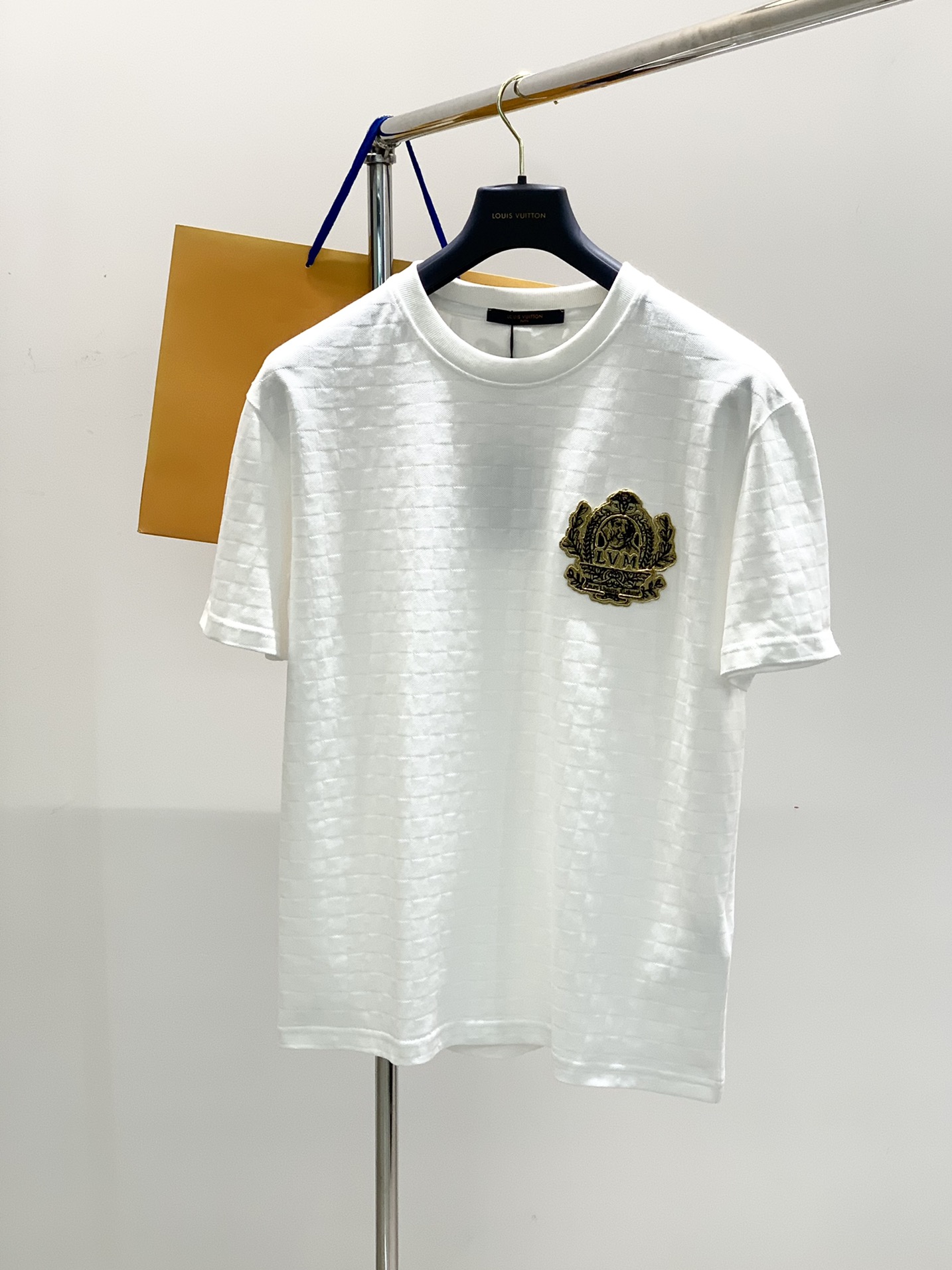 ，，LouisVuitton 路易威登，2025春夏最新款，专柜同步有售，原单狠货，时尚休闲圆领短袖T恤
