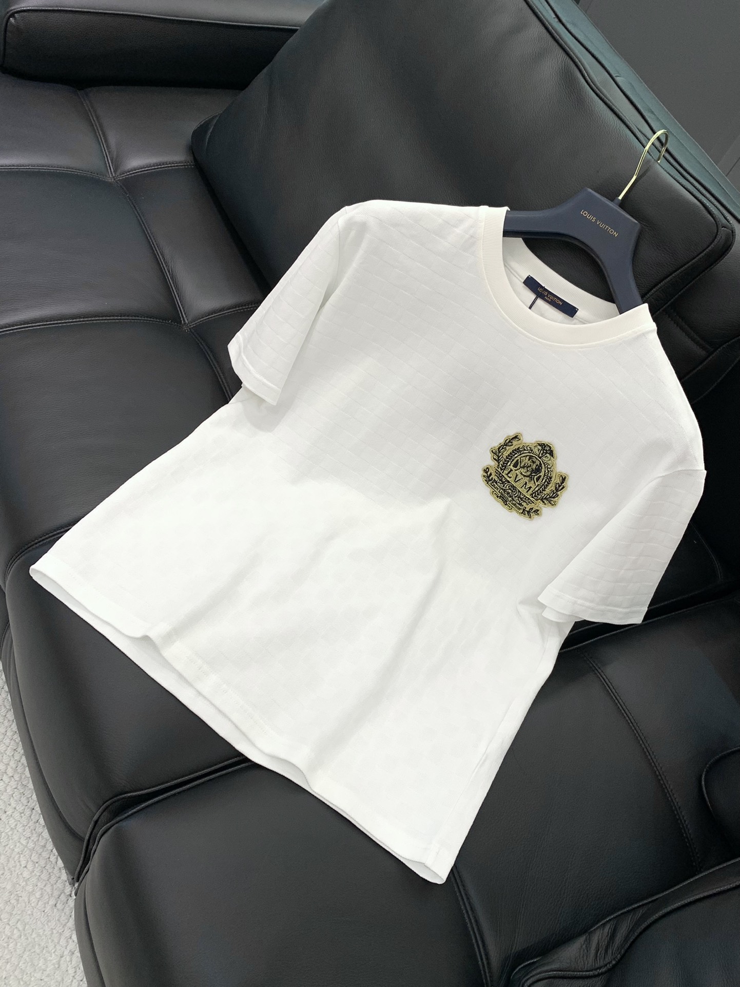 ，，LouisVuitton 路易威登，2025春夏最新款，专柜同步有售，原单狠货，时尚休闲圆领短袖T恤
