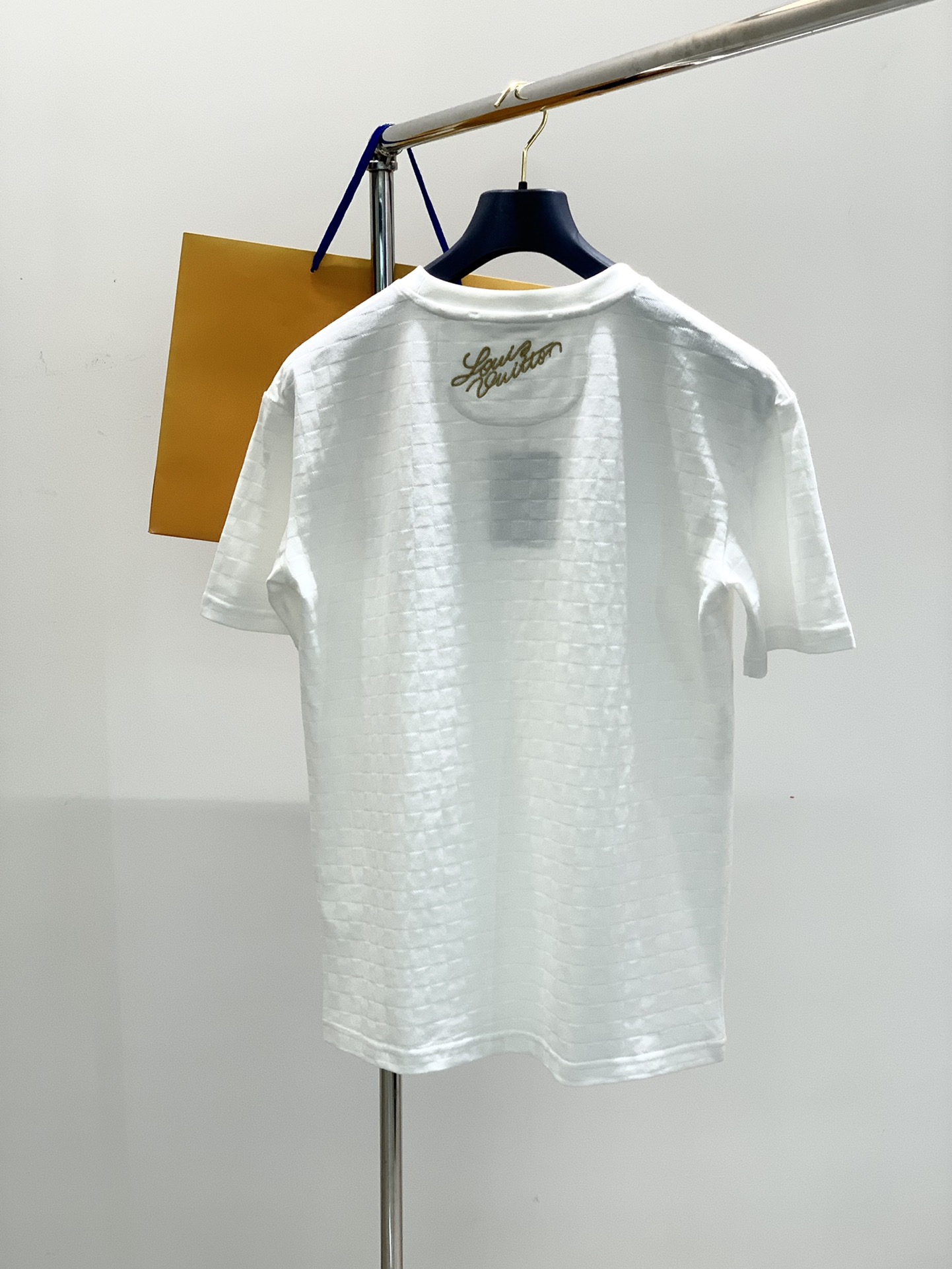，，LouisVuitton 路易威登，2025春夏最新款，专柜同步有售，原单狠货，时尚休闲圆领短袖T恤