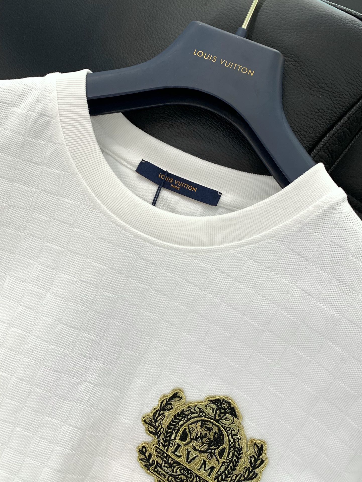 ，，LouisVuitton 路易威登，2025春夏最新款，专柜同步有售，原单狠货，时尚休闲圆领短袖T恤