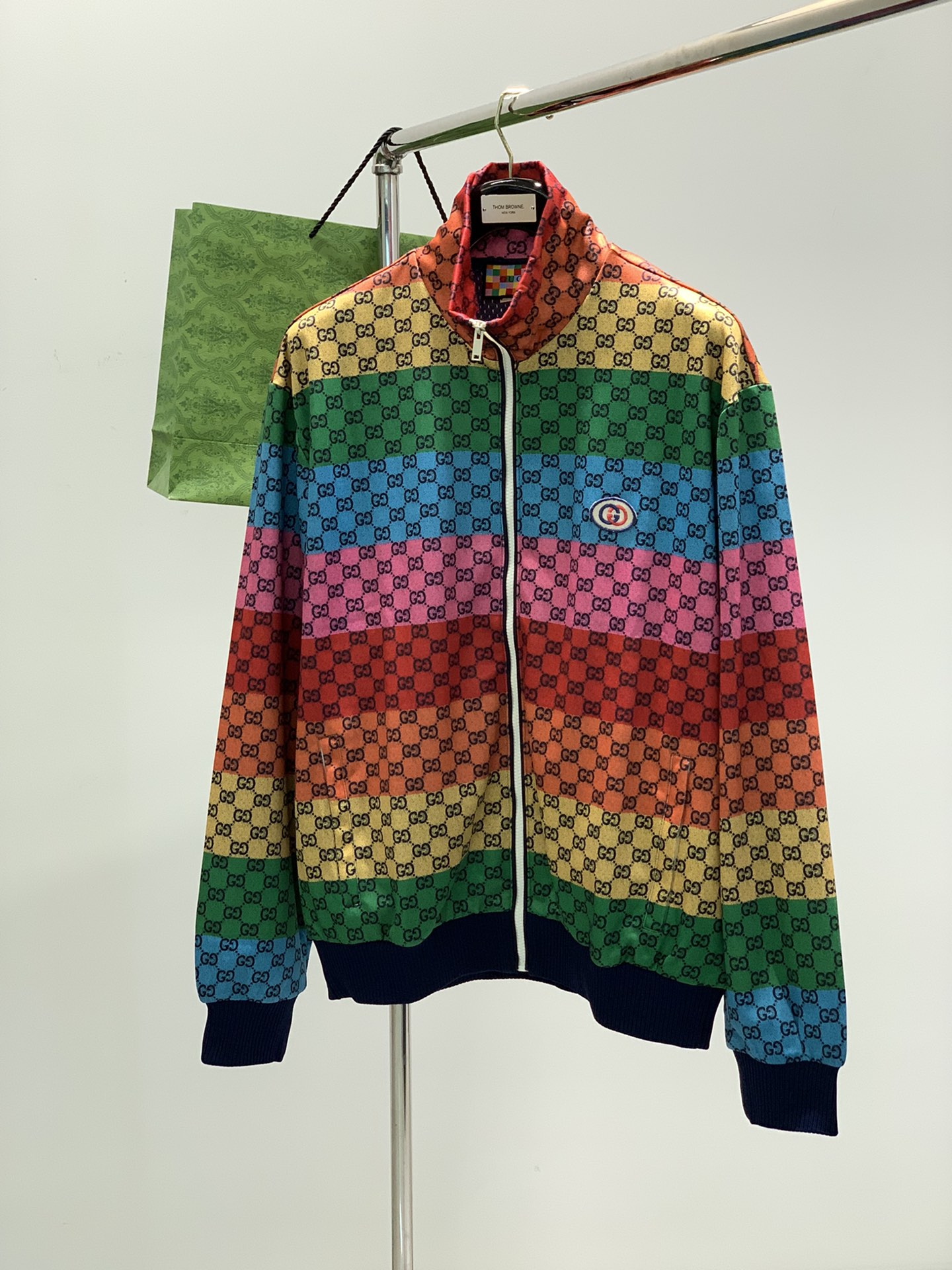 ，，古奇糖果色系列市场高版对格Gu彩虹 Multicolor 系列糖果色夹克、经典双G字母交织图案为画布