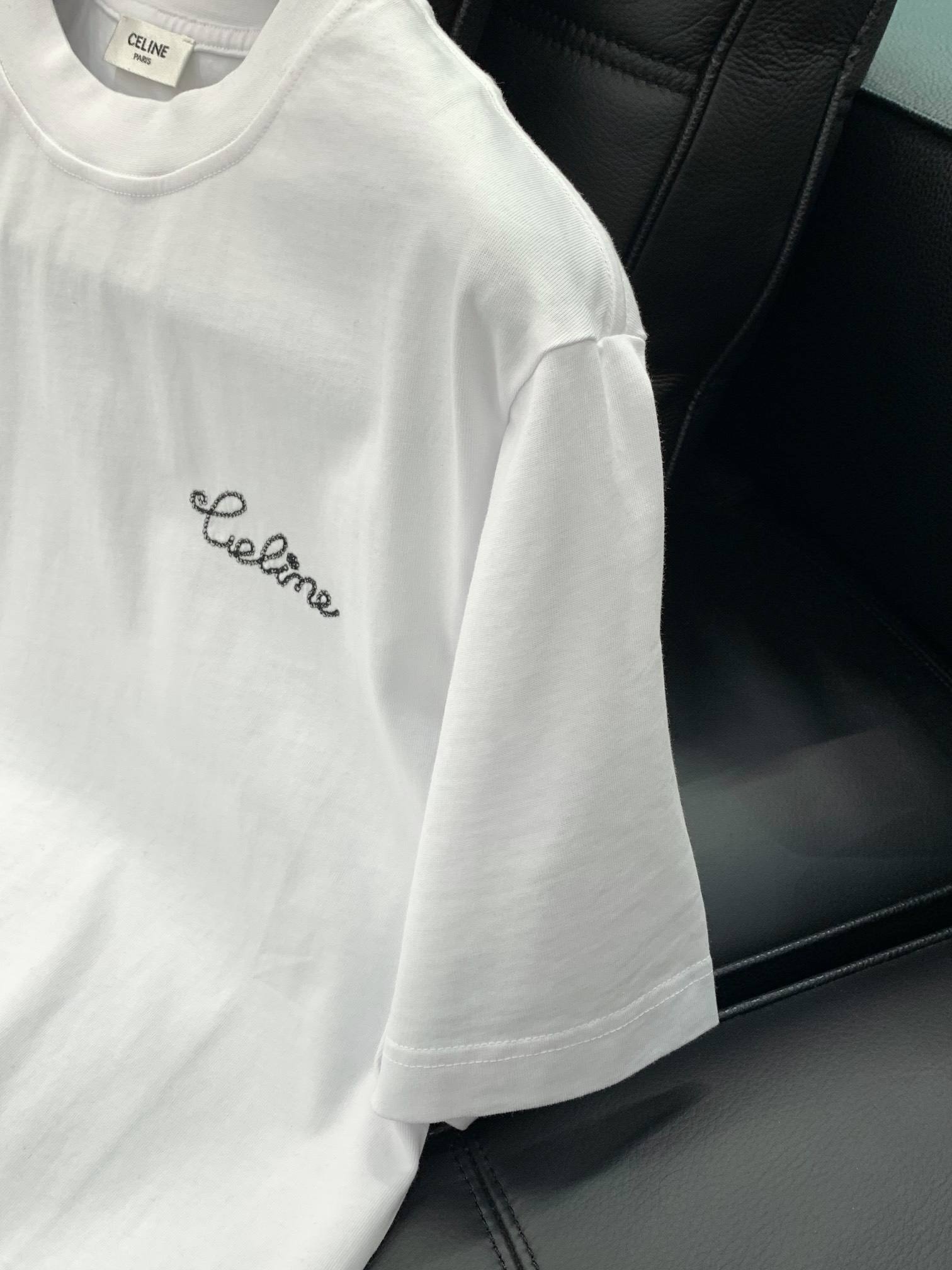 ，，CELINE 赛琳，新款短袖…前片刺绣 后侧胶印处理。帅气的字体表现时尚的态度。尺码m-2xL。m码