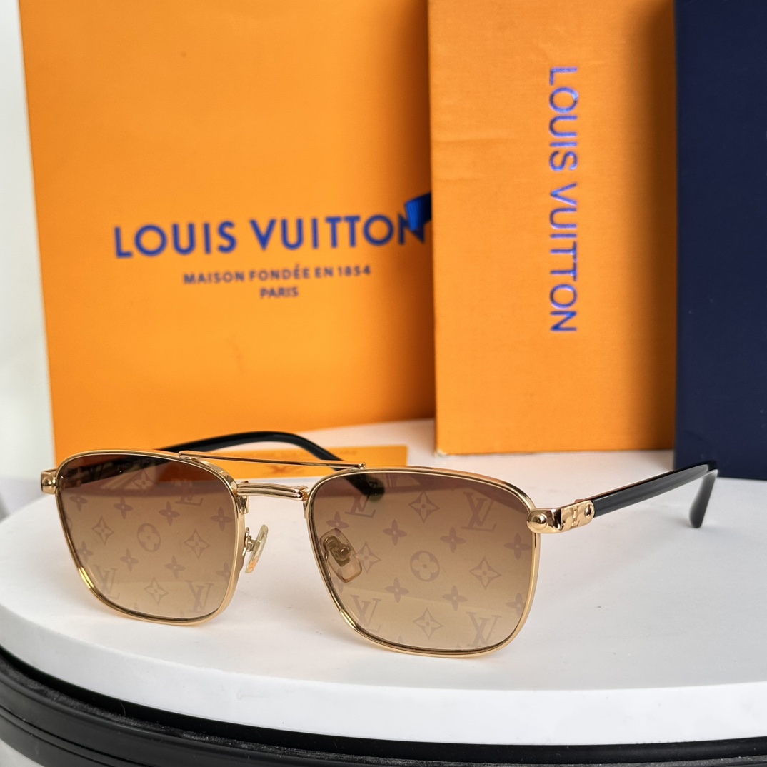  ‼️LOUIS VUITTO*方形运动款
MODEL：Z1942U
SIZE：54口19-140🍁