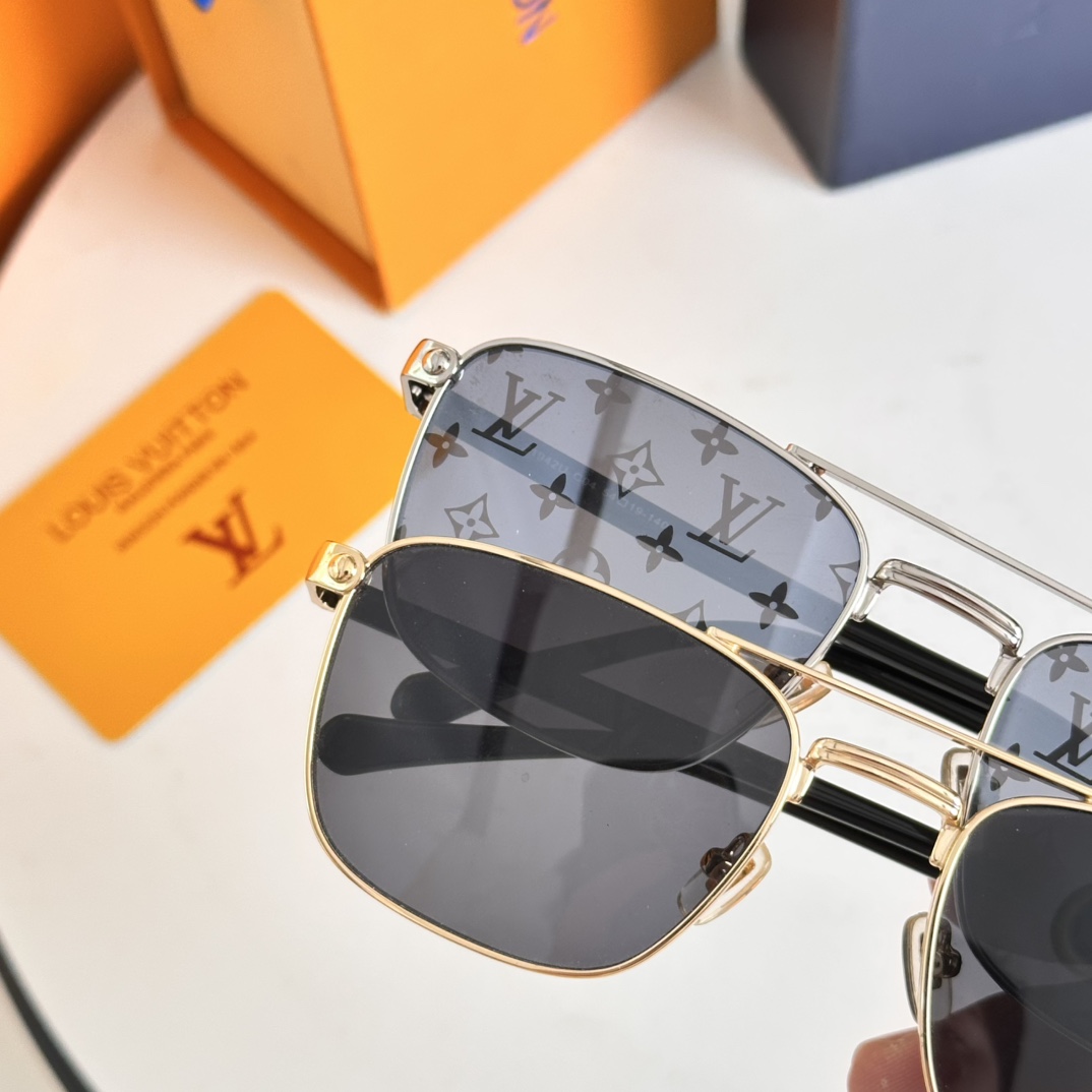  ‼️LOUIS VUITTO*方形运动款
MODEL：Z1942U
SIZE：54口19-140🍁