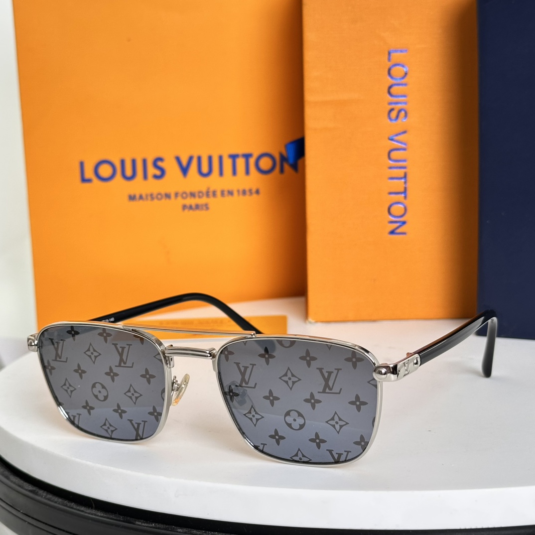  ‼️LOUIS VUITTO*方形运动款
MODEL：Z1942U
SIZE：54口19-140🍁
