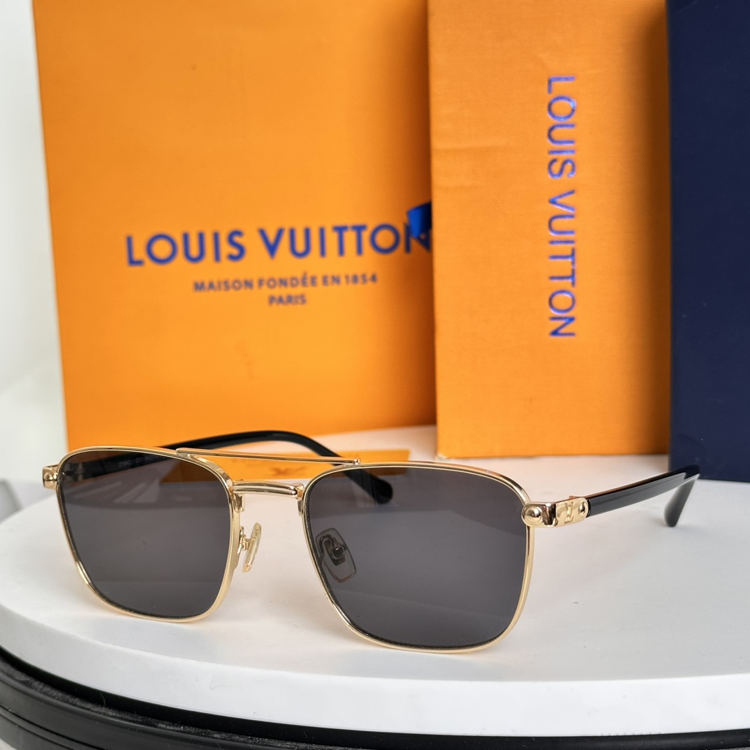  ‼️LOUIS VUITTO*方形运动款
MODEL：Z1942U
SIZE：54口19-140🍁
