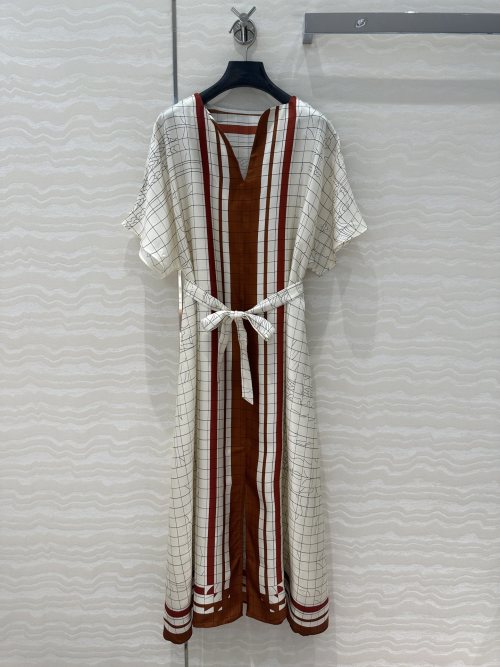 Elegant Silk Kaftan Dress with Geometric Print & V-Neck - Perfect for Spring 1 Elegant Silk Kaftan Dress with Geometric Print & V-Neck - Perfect for Spring