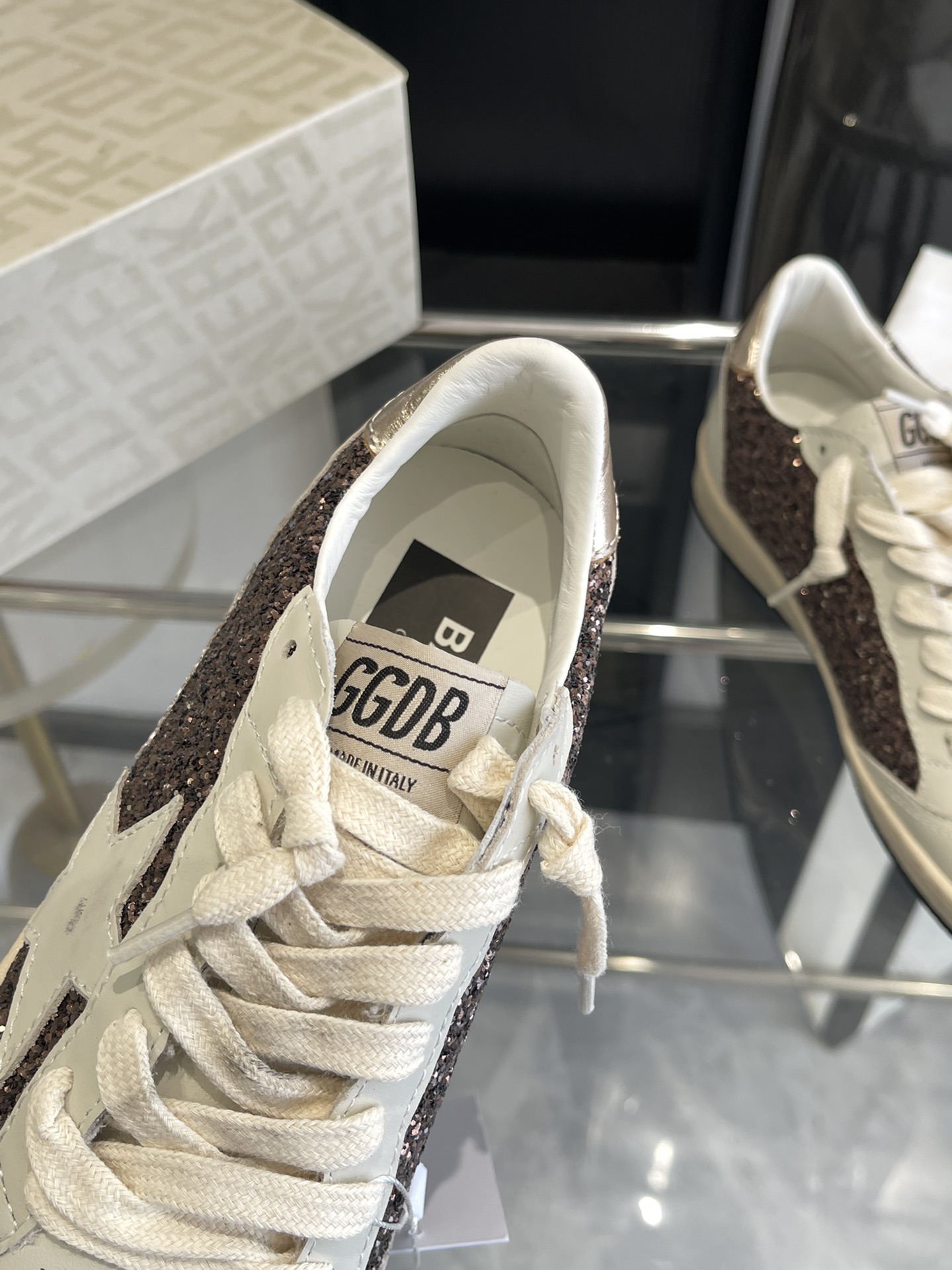 Limited Edition Top-Level Recreational Shoes by GGDB with Custom-Made Materials - 图片 3
