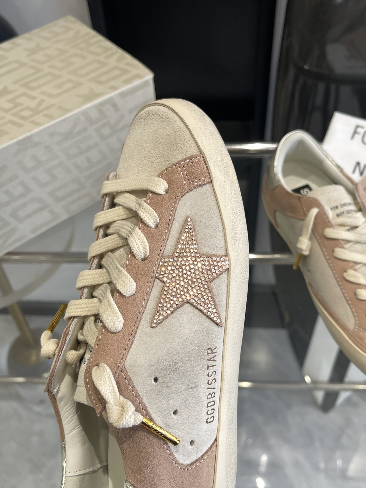 Top-Level GGDB Recreational Shoes: Custom-Made with Premium Materials and Packaging - 图片 5