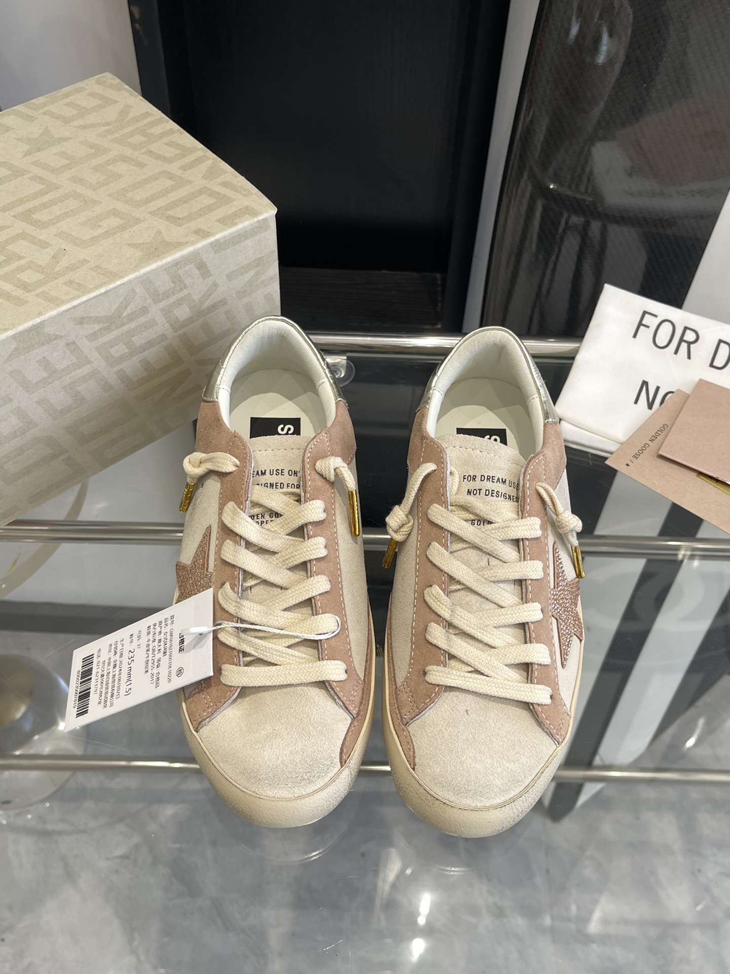 NO:173357,GGDB's top version of new casual shoes, limited-edition styles of the counter, developed and created by Zp, all customized materials, exclusive mold opening sole, all details are shipped together, and even the packaging is the same as the genuine one. Size: 35-40, casual shoes/sports shoes, sneakers19860909GGDB新款休闲鞋顶级版本 专柜限量款整双鞋子采购Zp开发打造,全部定制材料,独家开模大底,细节全部对版出货,连包装也做到跟正品一样.码数:35-40,休闲鞋/运动鞋,sneakers,Women's Shoes