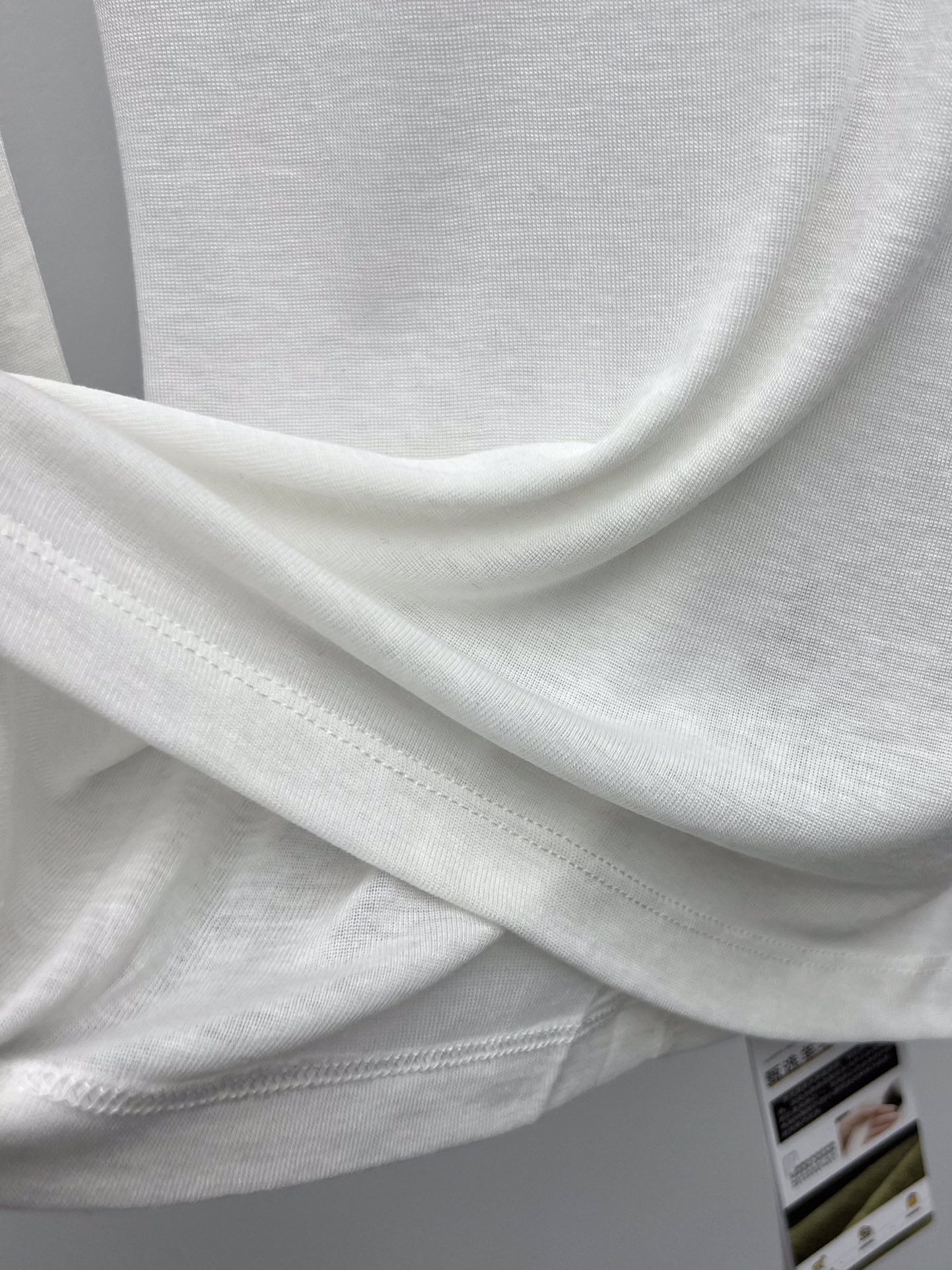 High-Quality Single-and-Behaviour Female Suit with Twirl T-Shirts and Advanced Visibility Features - 图片 6