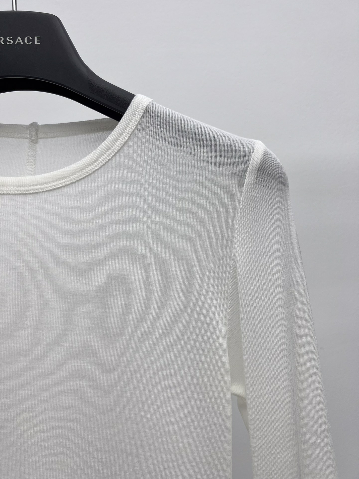 High-Quality Single-and-Behaviour Female Suit with Twirl T-Shirts and Advanced Visibility Features - 图片 4