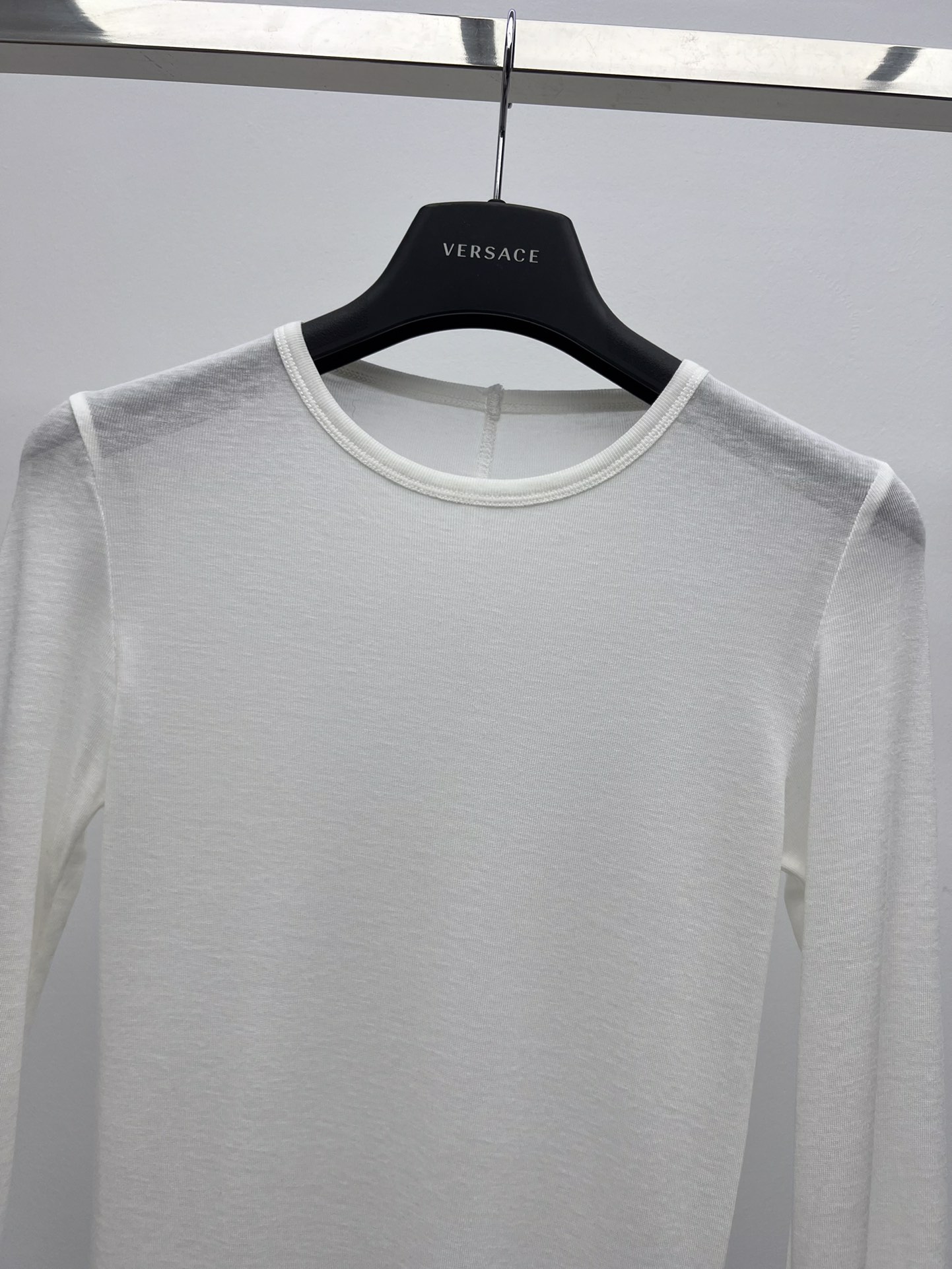 High-Quality Single-and-Behaviour Female Suit with Twirl T-Shirts and Advanced Visibility Features - 图片 3