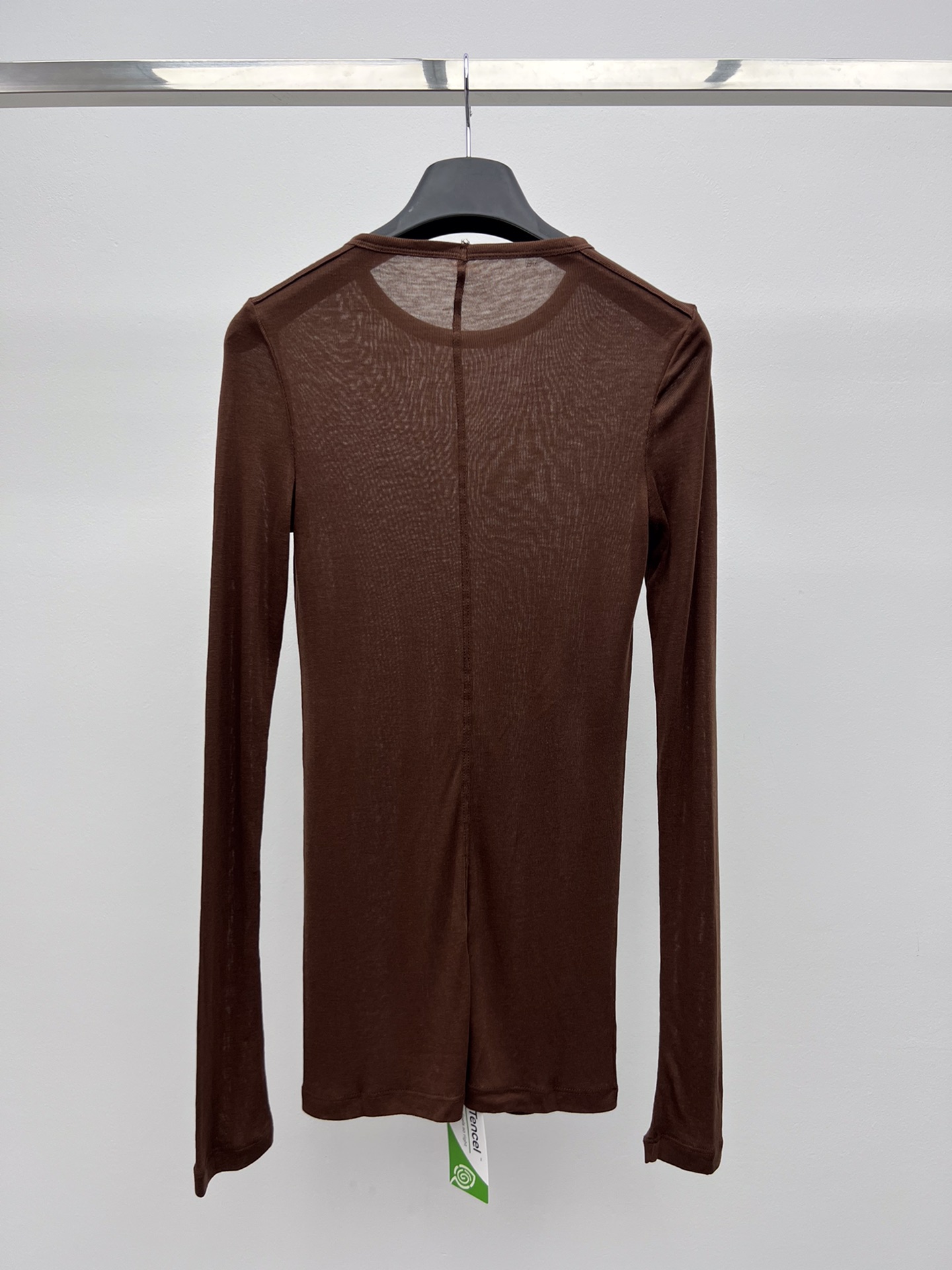 Title: High-Quality Single-and-Beahvior Female Suit Twirl T-Shirts Review Summary: Light, flexible fabric with classic details. Advanced visibility. Suitable for single-and-beh - 图片 6