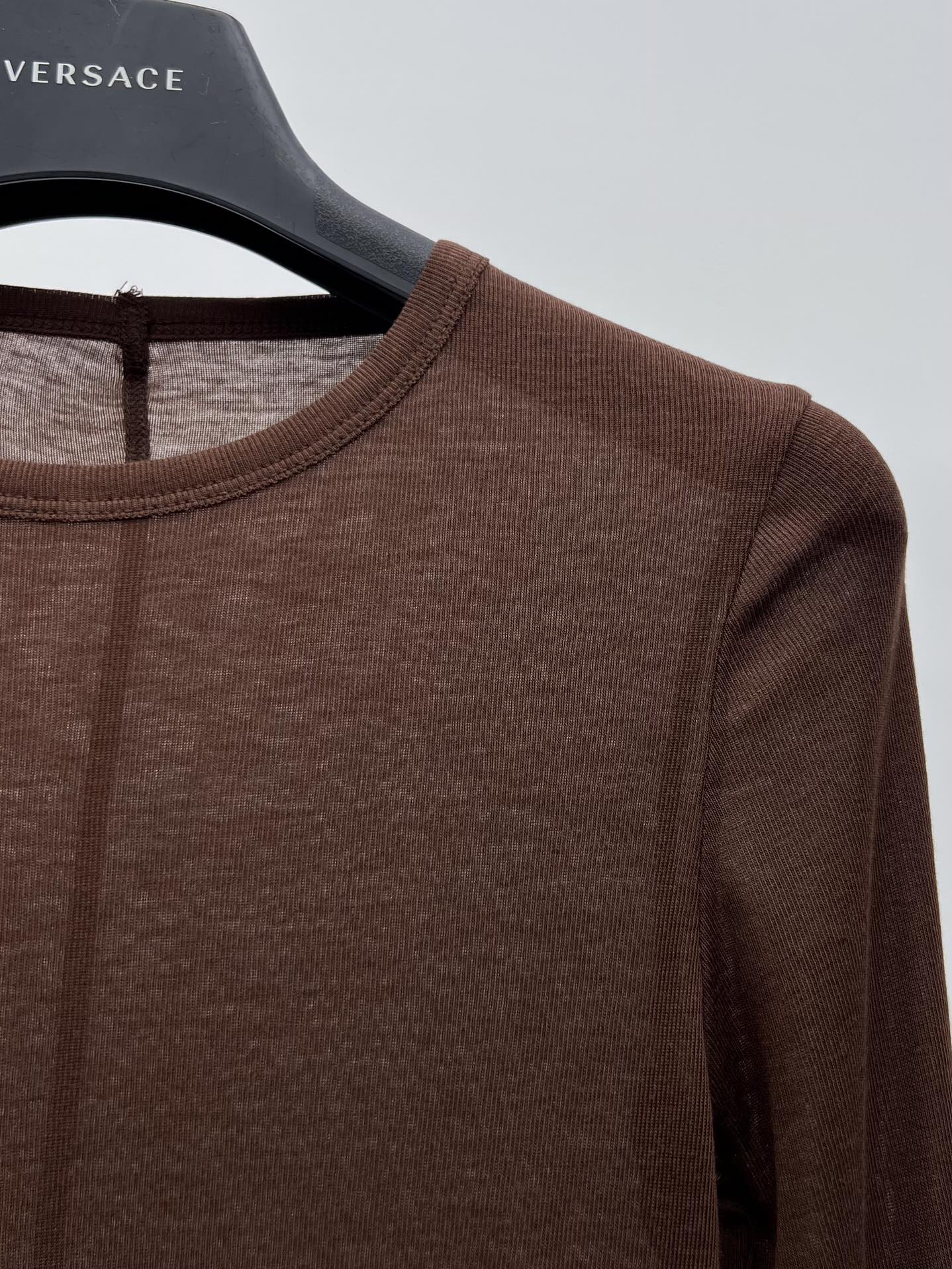 Title: High-Quality Single-and-Beahvior Female Suit Twirl T-Shirts Review Summary: Light, flexible fabric with classic details. Advanced visibility. Suitable for single-and-beh - 图片 3