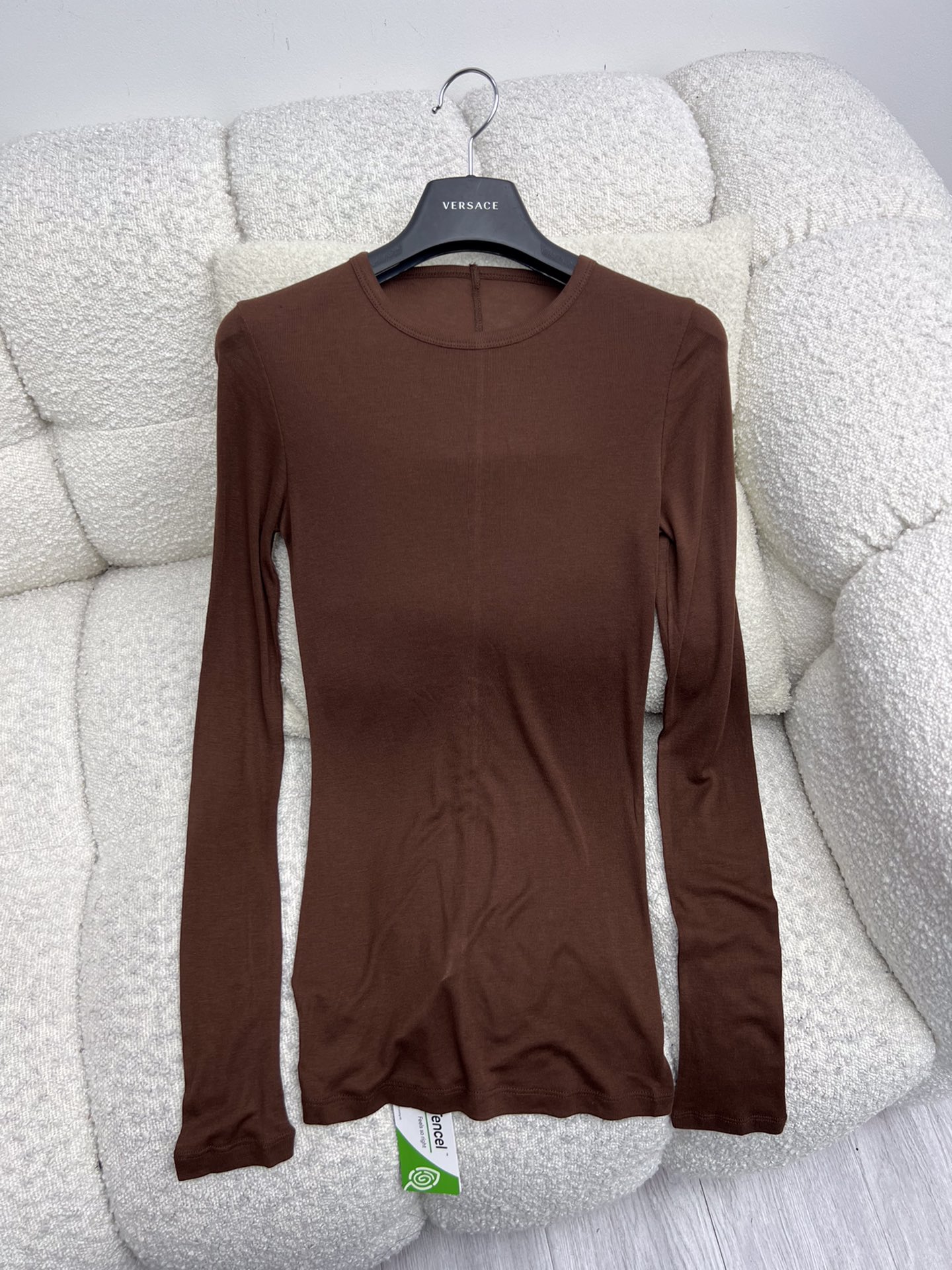 Title: High-Quality Single-and-Beahvior Female Suit Twirl T-Shirts Review Summary: Light, flexible fabric with classic details. Advanced visibility. Suitable for single-and-beh - 图片 8