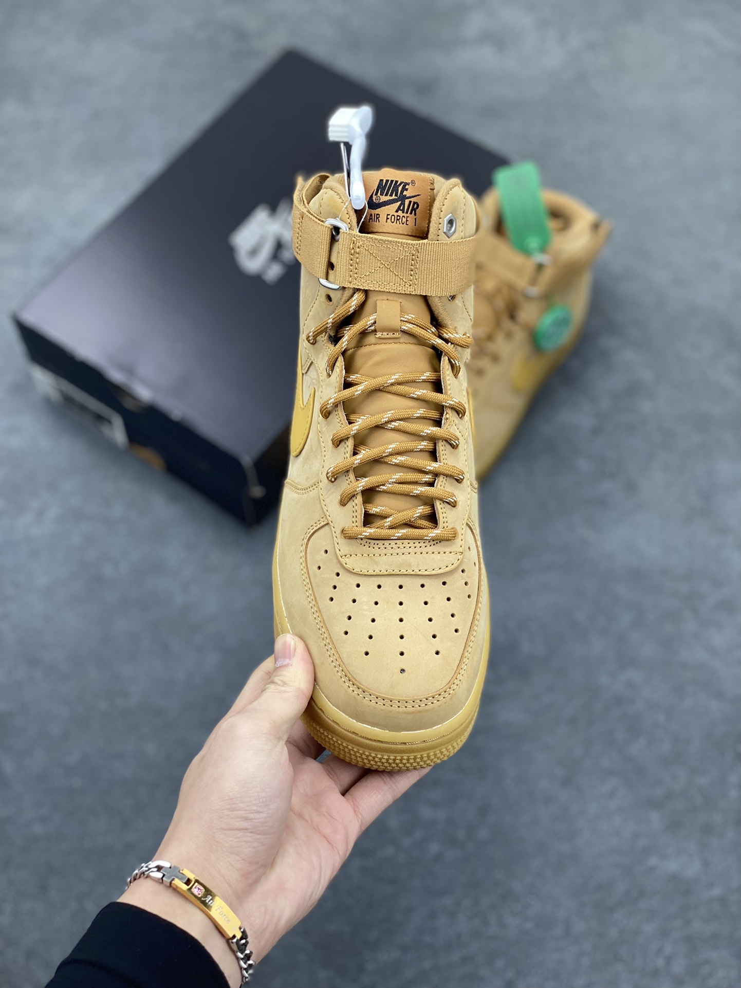 图片[2]-HY版本💯 Nike Air Force 1\’07 空军一号休闲运动板鞋 高帮小麦 原楦头原纸板 打造纯正空军版型#专注外贸渠道 全掌内置蜂窝气垫 #原盒配件 原厂中底钢印、拉帮完美 货号：DJ9178-200 尺码：35.5 36 36.5 37.5 38 38.5 39 40 40.5 41 42 42.5 43 44 44.5 45 46 47-选品中心