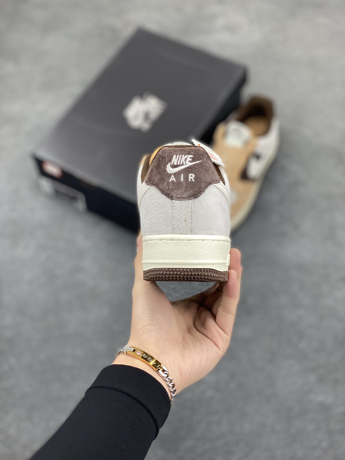 图片[4]-Nike Air Force 1 Low ’07 麂皮 咖啡豆配色 空军一号低帮休闲板鞋 原厂麂皮 原楦原纸板 纯正版型 正品NFC感应芯片 高清洁度 内置全掌气垫 货号：BL3099-233 尺码：36 36.5 37.5 38 38.5 39 40 40.5 41 42 42.5 43 44 44.5 45-选品中心